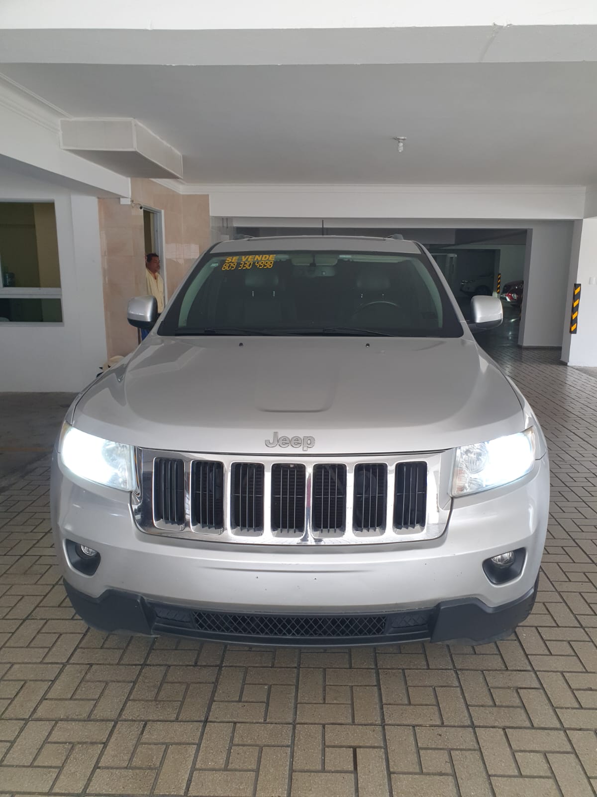 jeepetas y camionetas - venta de oportunidad Jeep laredo 4x4 2012.