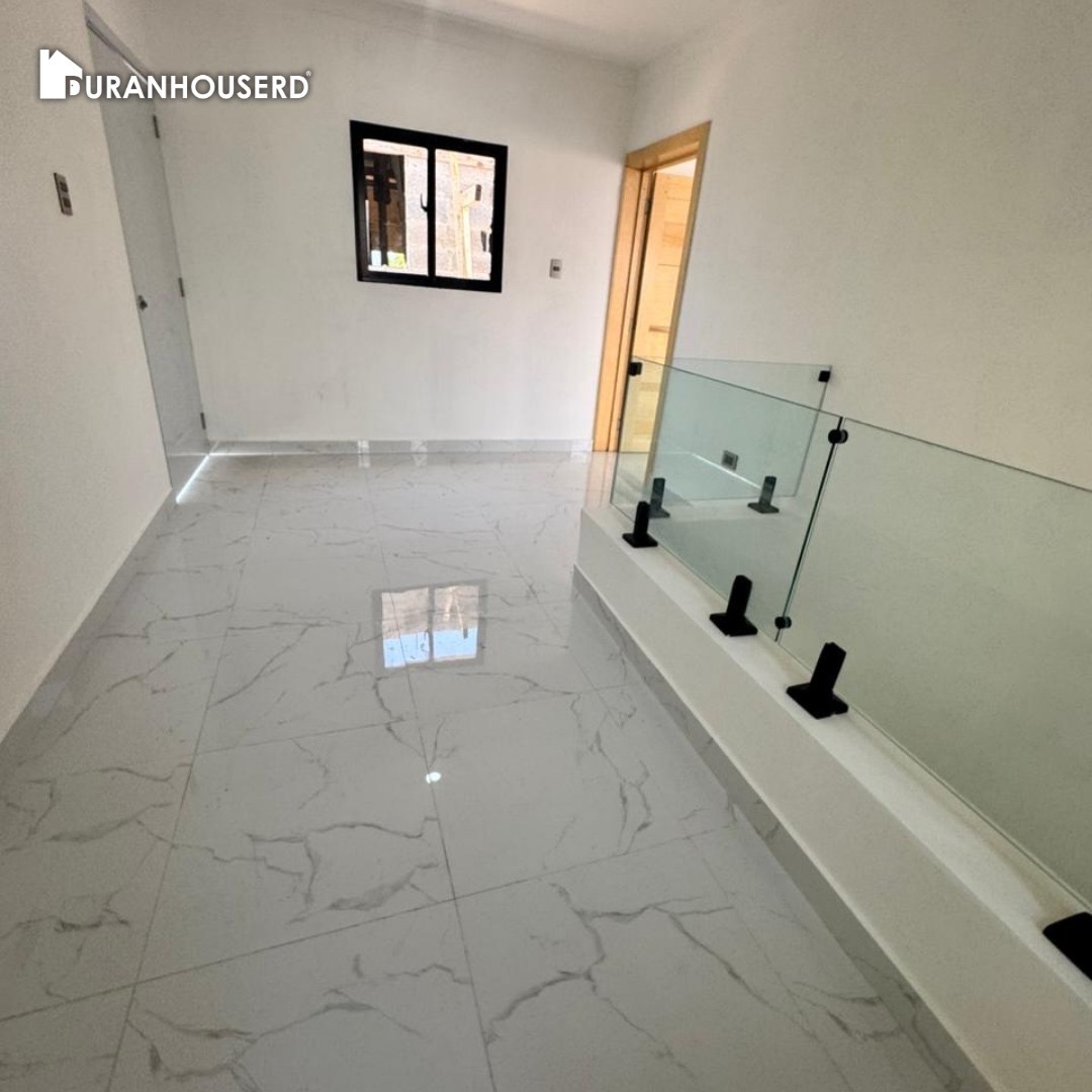 casas - venta de casa con piscina en la autopista de san isidro Santo Domingo este  8