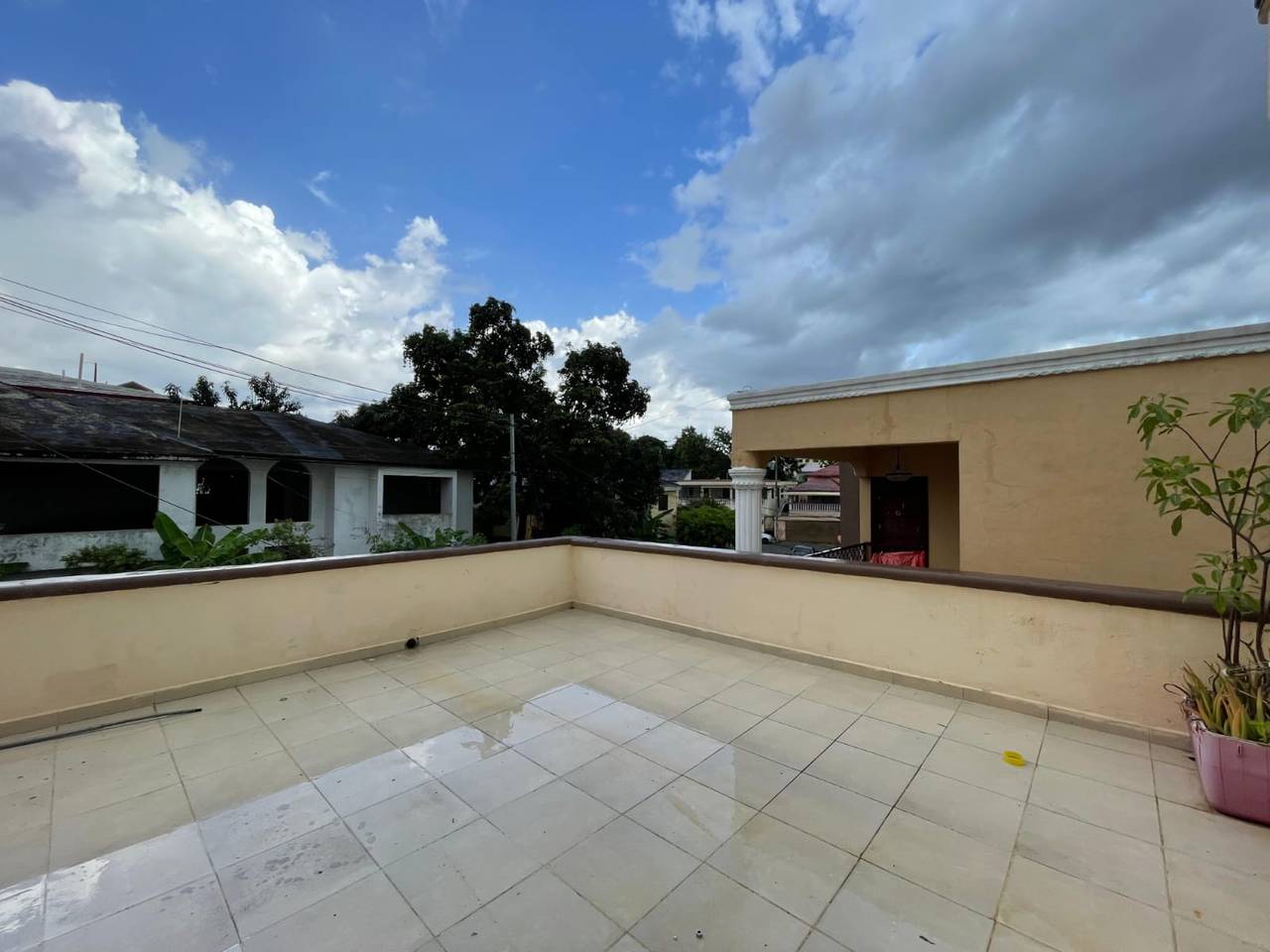 casas - Casa de dos niveles los rosales 4