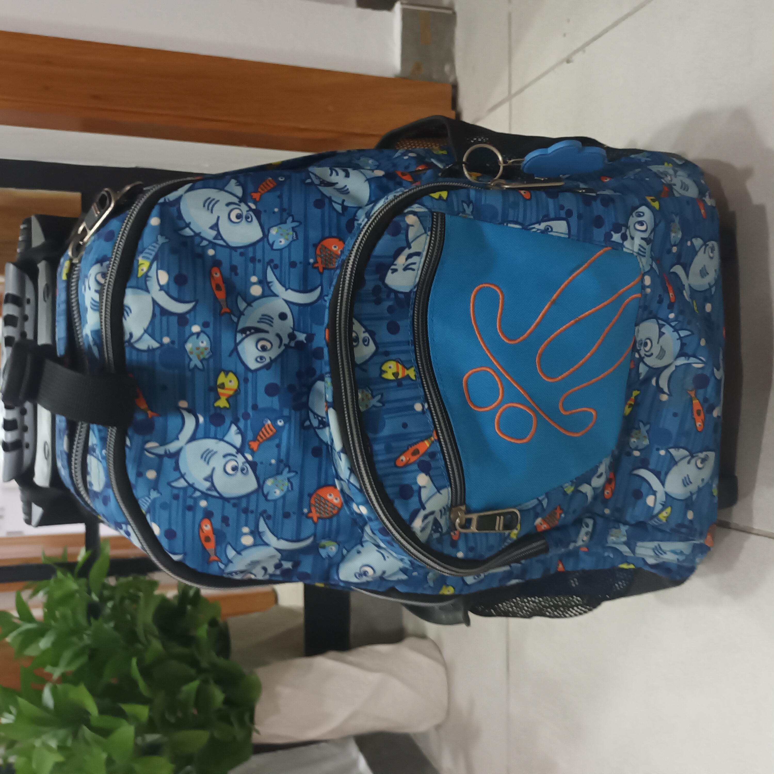 accesorios - Mochila escolar con rueditas y lonchera comida  0