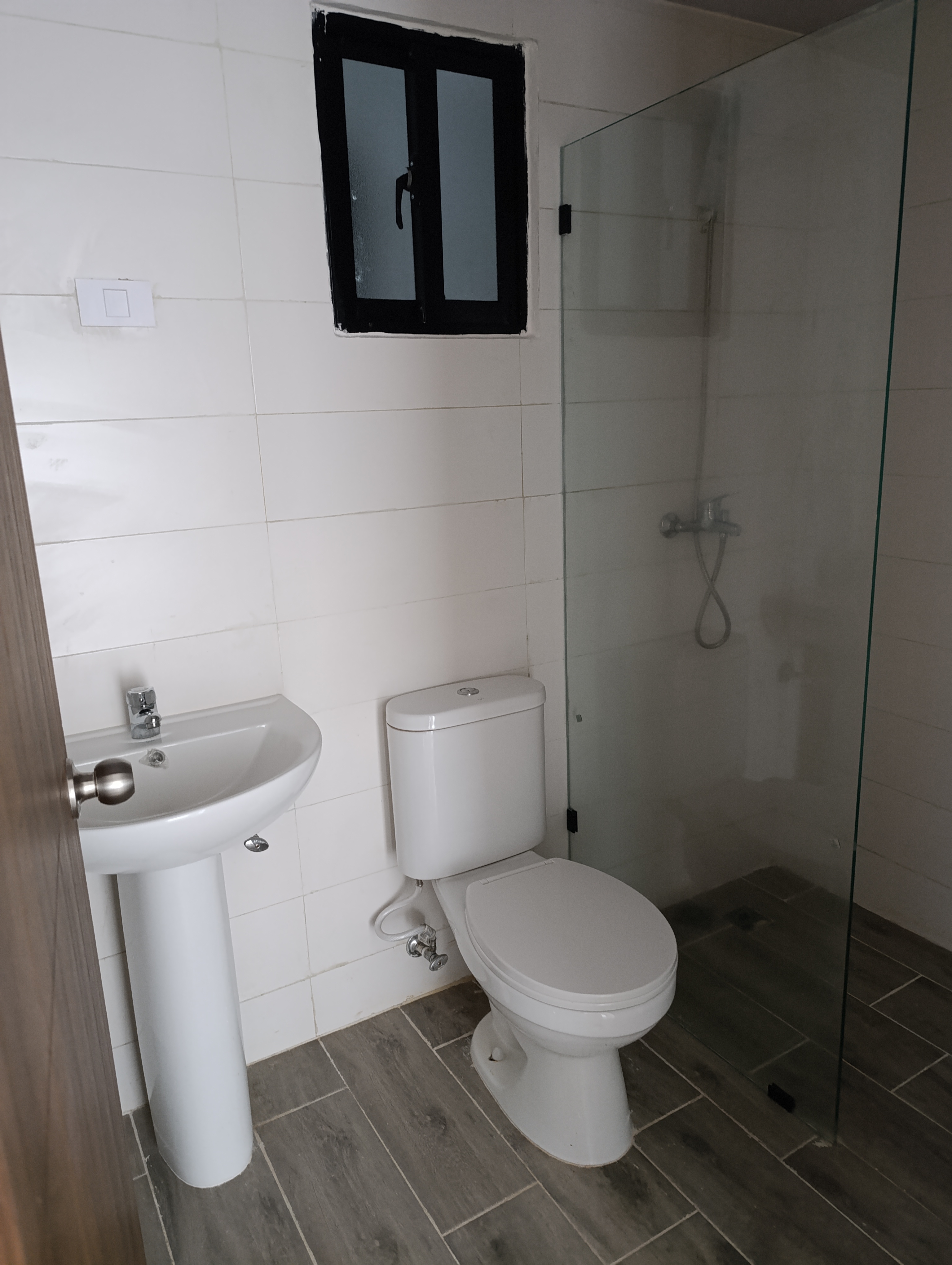 apartamentos - Se alquila 3er nivel en Residencial Riviera Verde. 5