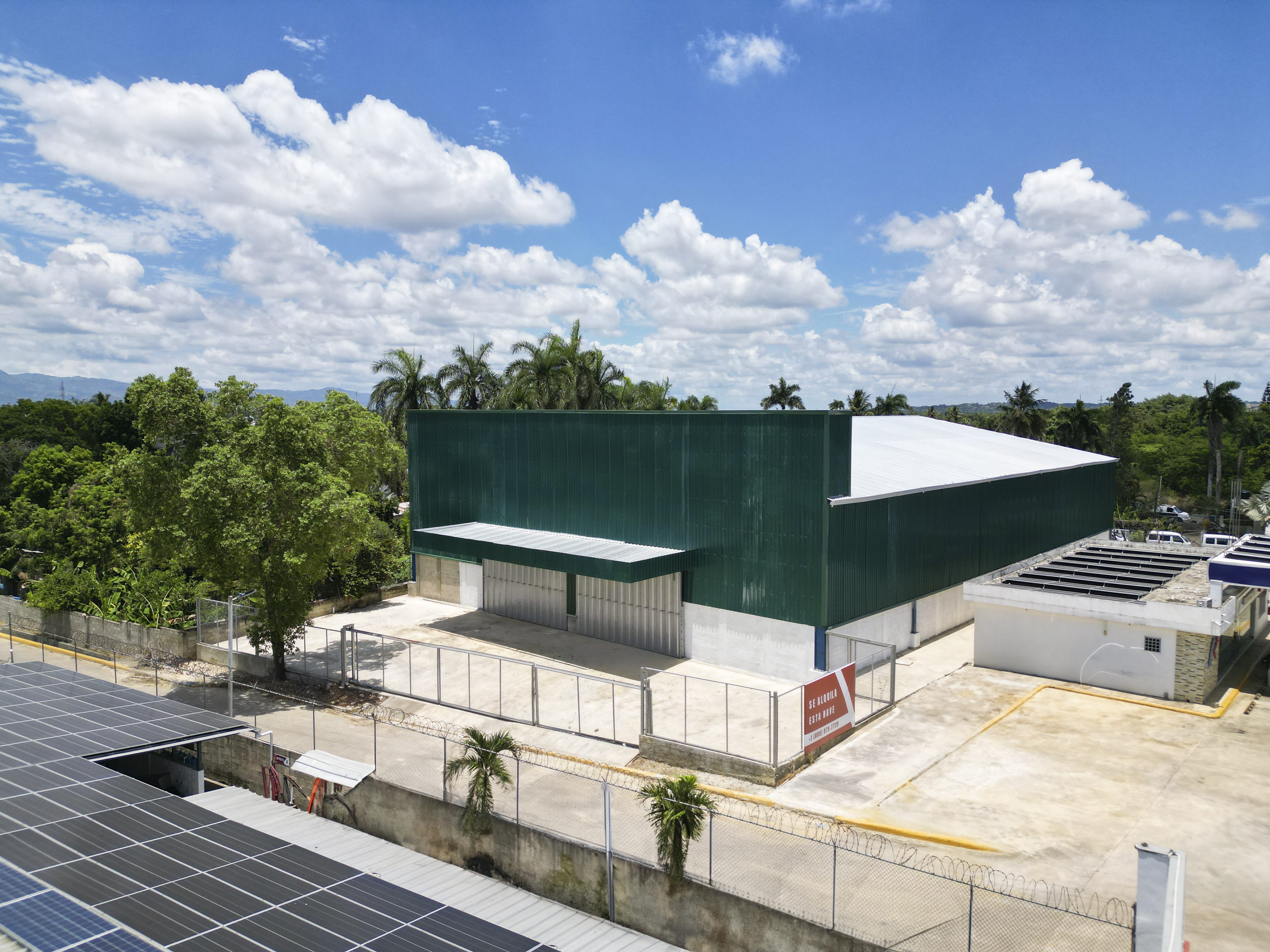 oficinas y locales comerciales - Nave Industrial en la Autopista Duarte Santiago 0