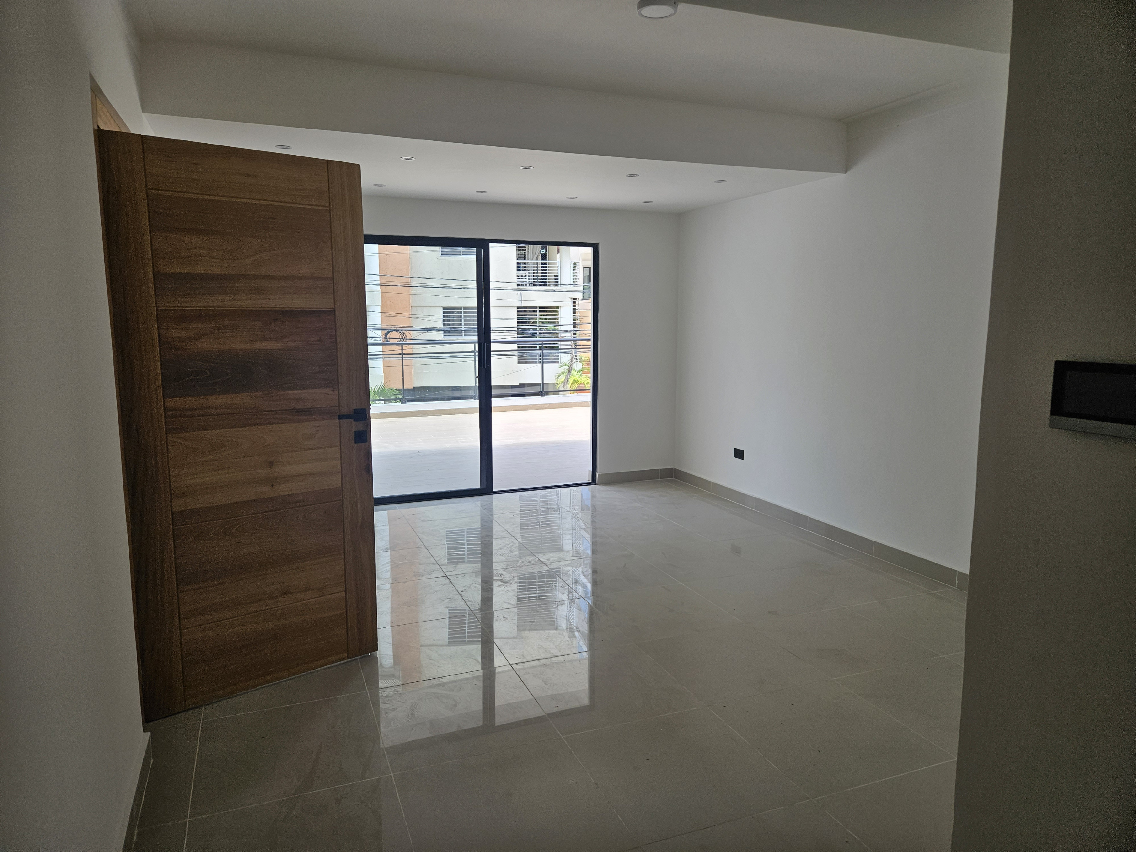 apartamentos - Vendo Segundo piso, con terraza en Los Restauradores  8