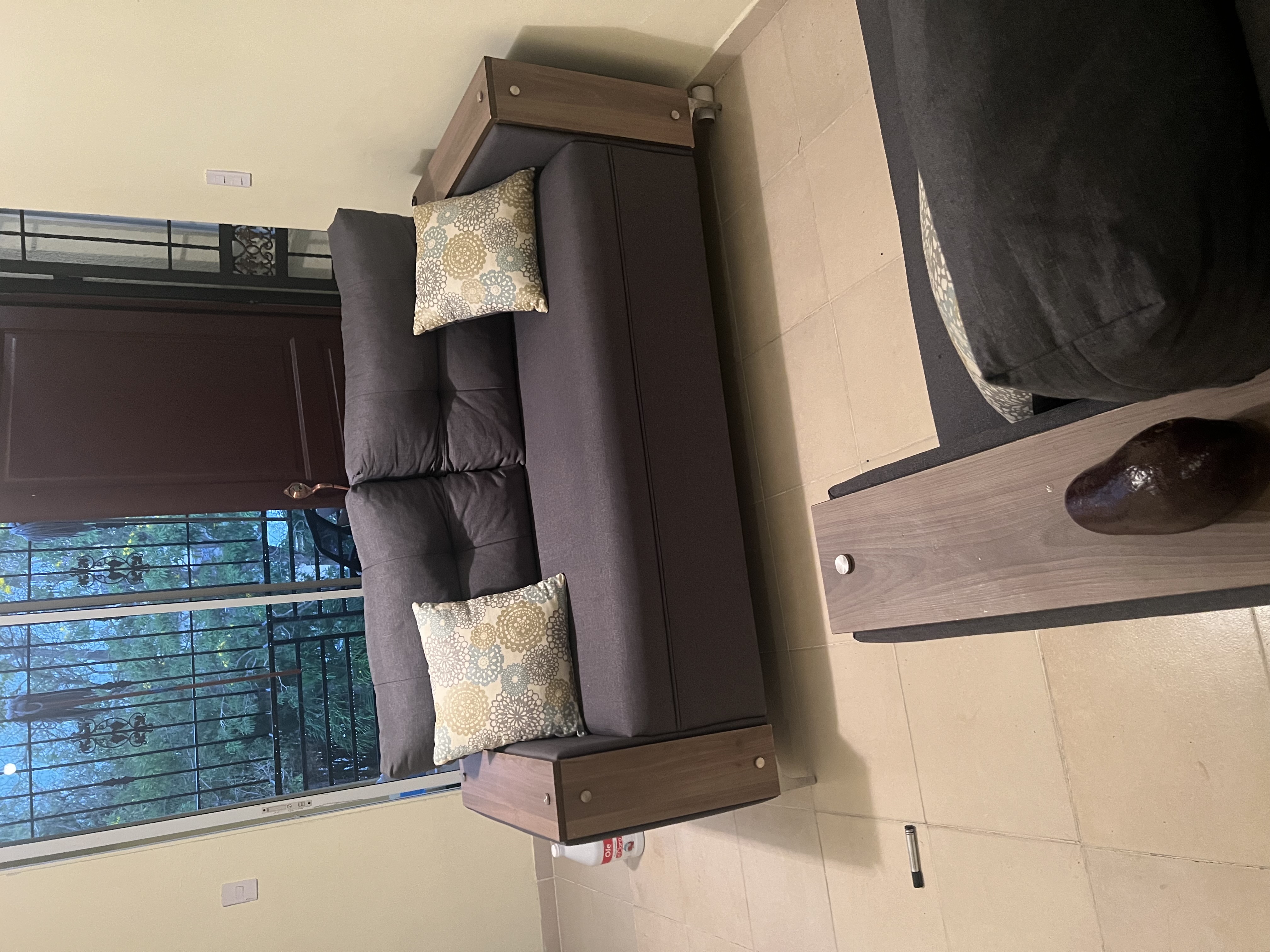 muebles y colchones - Sevende mueble usado como nuevo por motivo de viaje 2