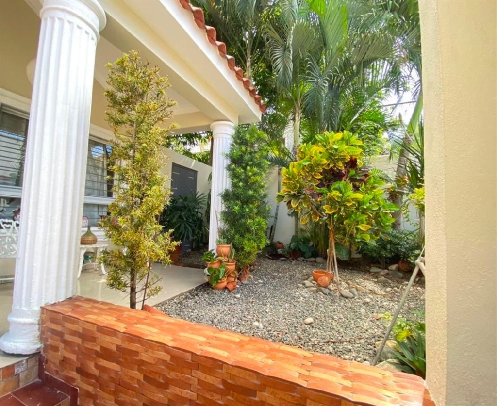 casas - Vendo casa en Cerros de Arroyo Hondo III
