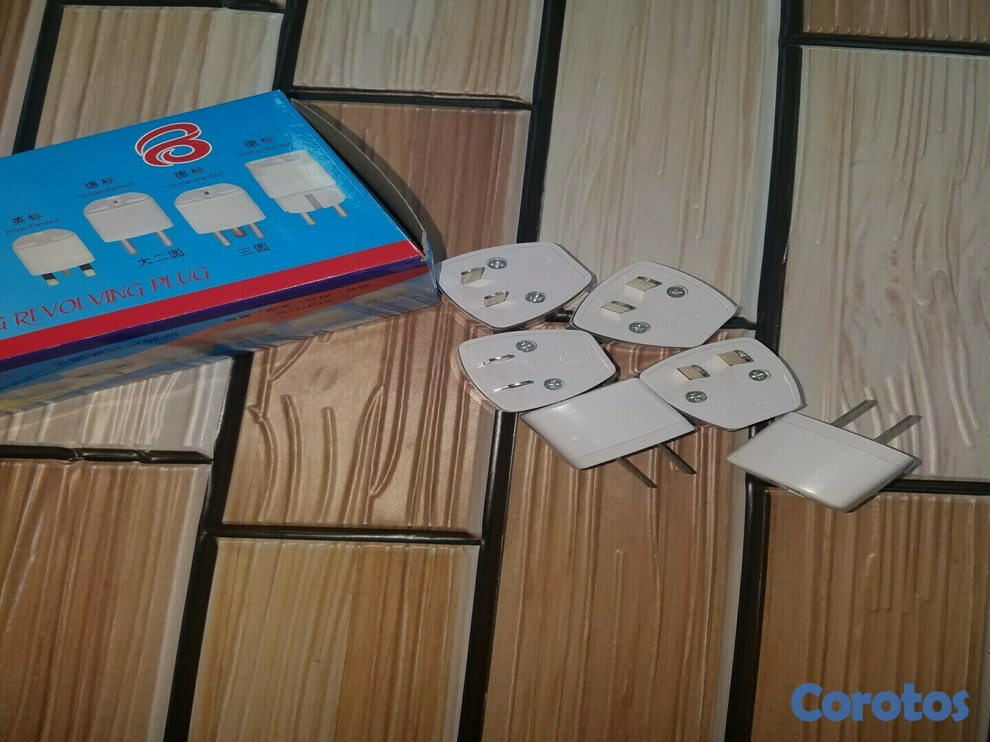 otros electronicos - Adaptador de enchufe corriente europeo a americano 3