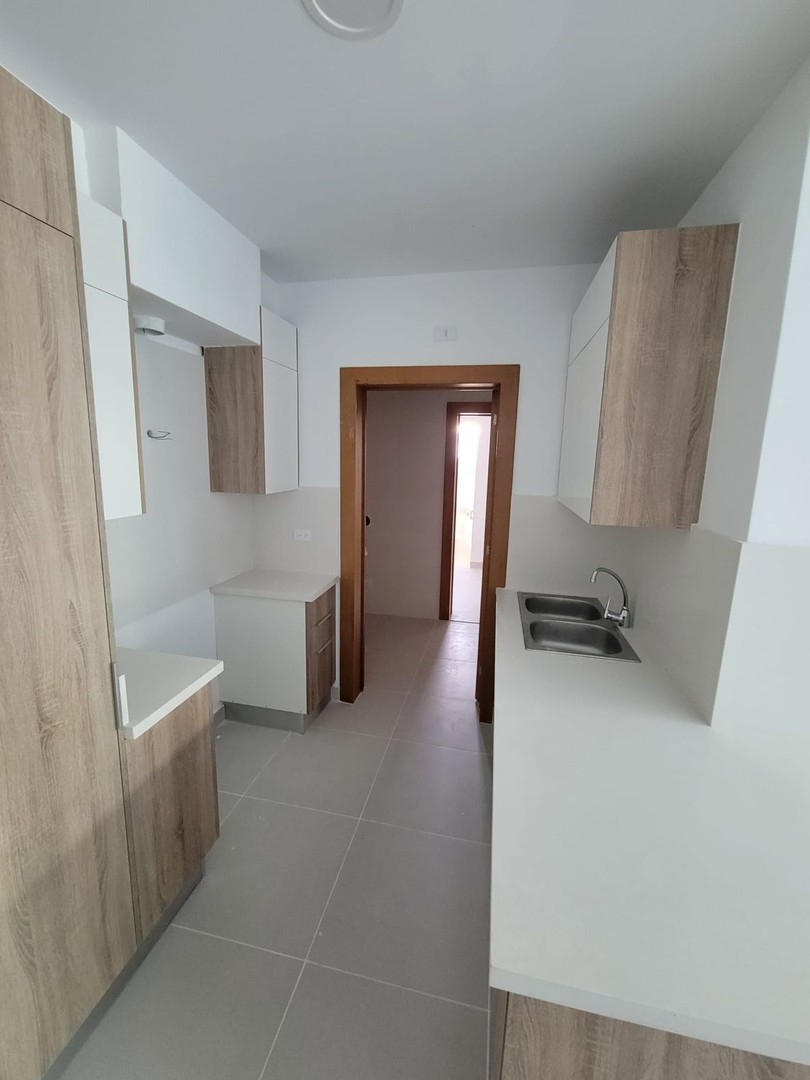 apartamentos - Alquiler de apartamento próximo a la Av Churchill en Evaristo Morales, piso alto 6