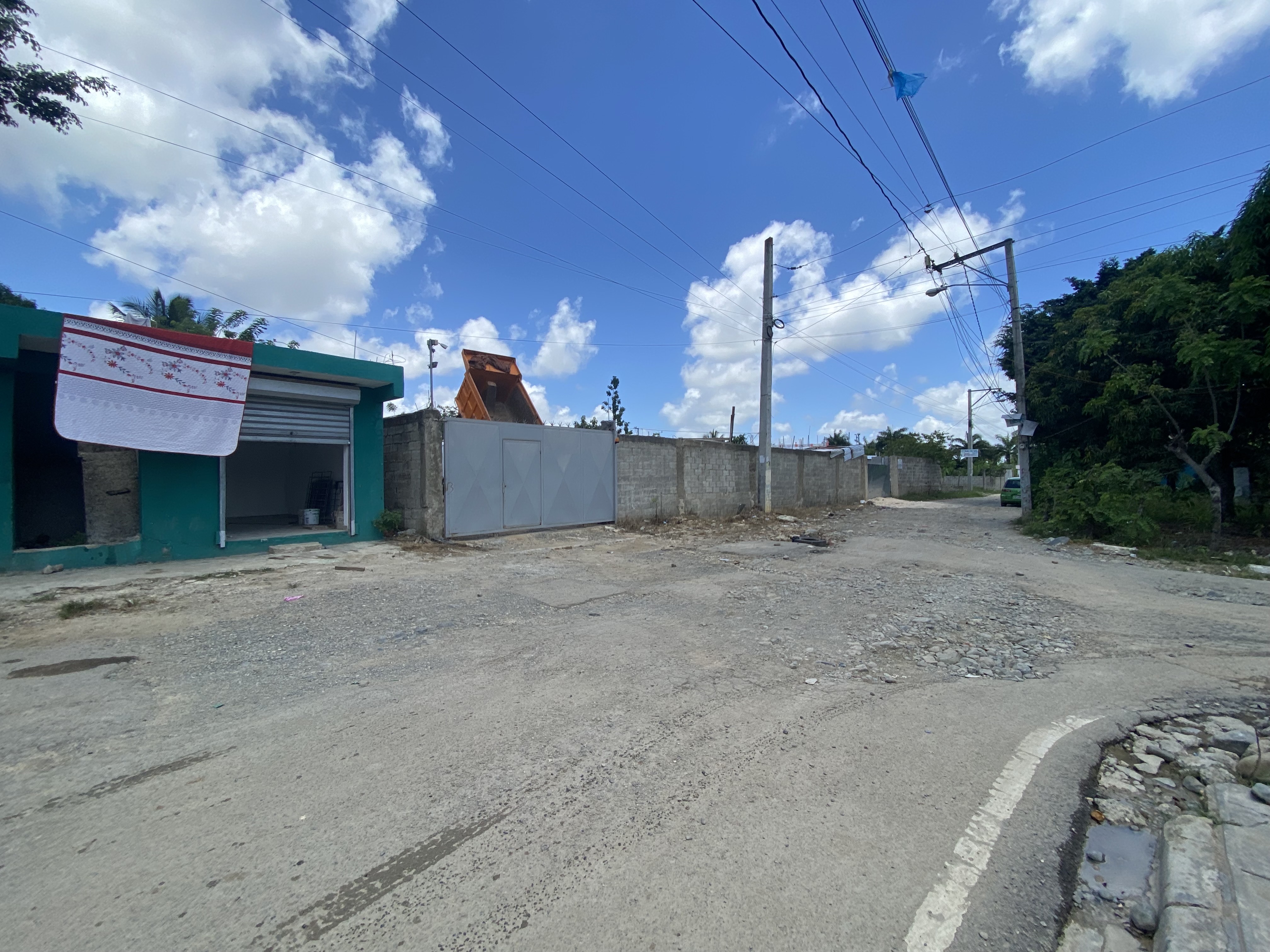 oficinas y locales comerciales - ALQUILER LOCAL COMERCIAL 
B/Tamarindo , los Alcarrizos  9