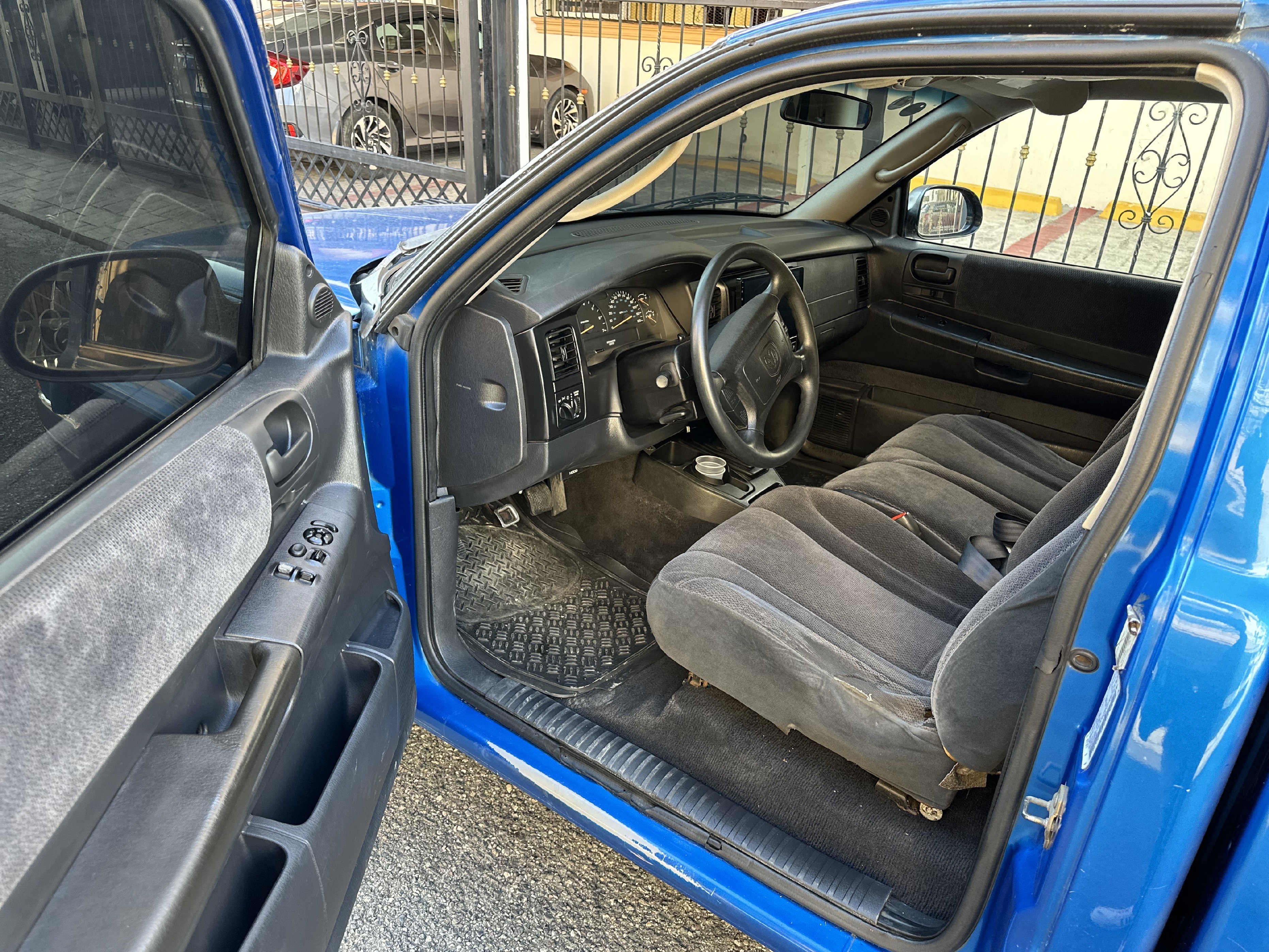 jeepetas y camionetas - Camioneta Dodge Dakota 2001 8