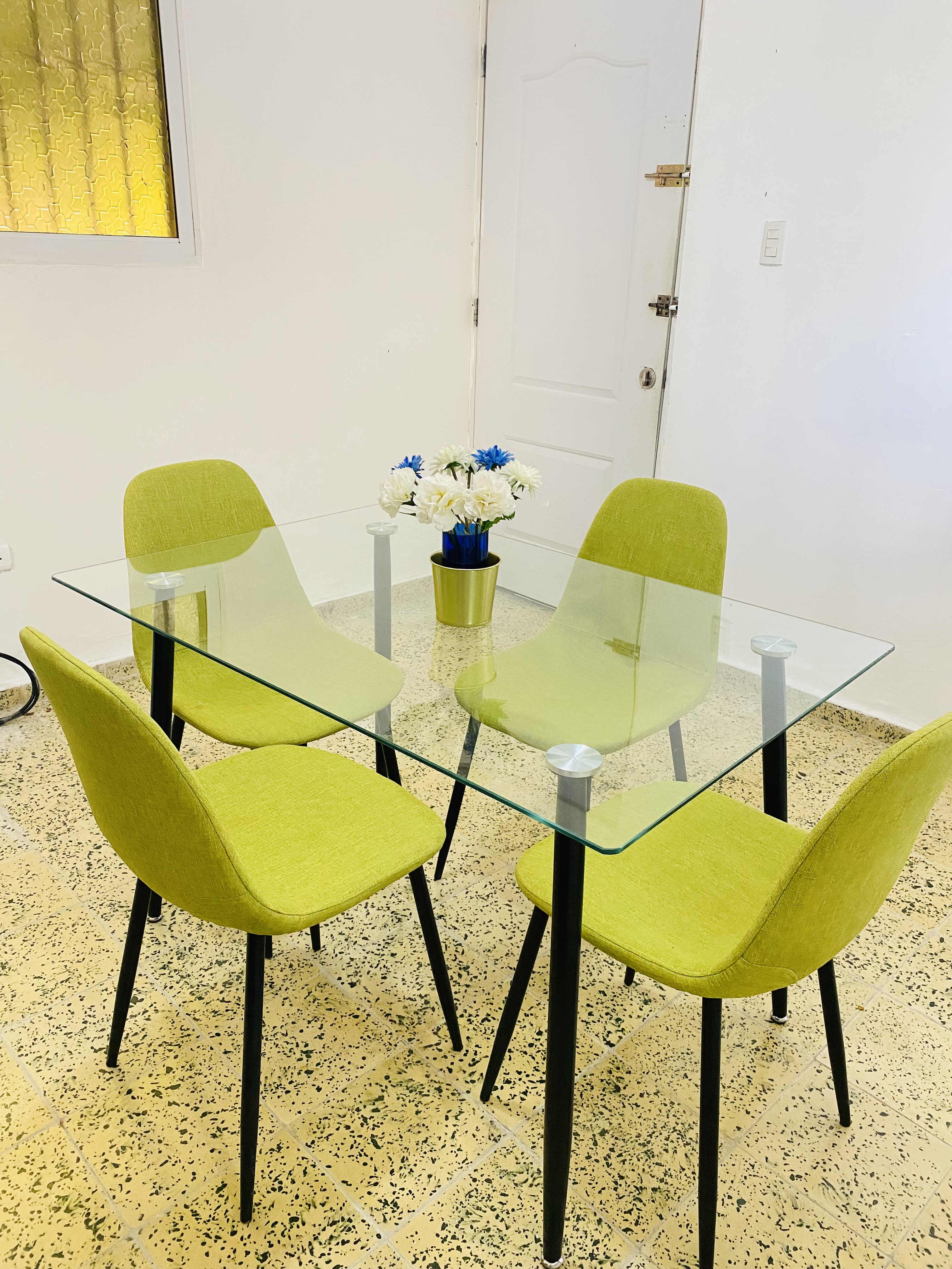 muebles y colchones - Comedor de 4 sillas
