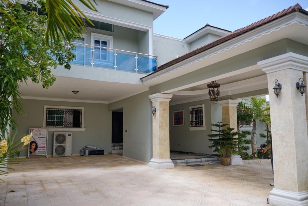 casas - 📍DIOS📍 ARROYO HONDO II 🇩🇴 Imponente Casa  Se Vende De Oportunidad 🙏🏻🔥✍️  