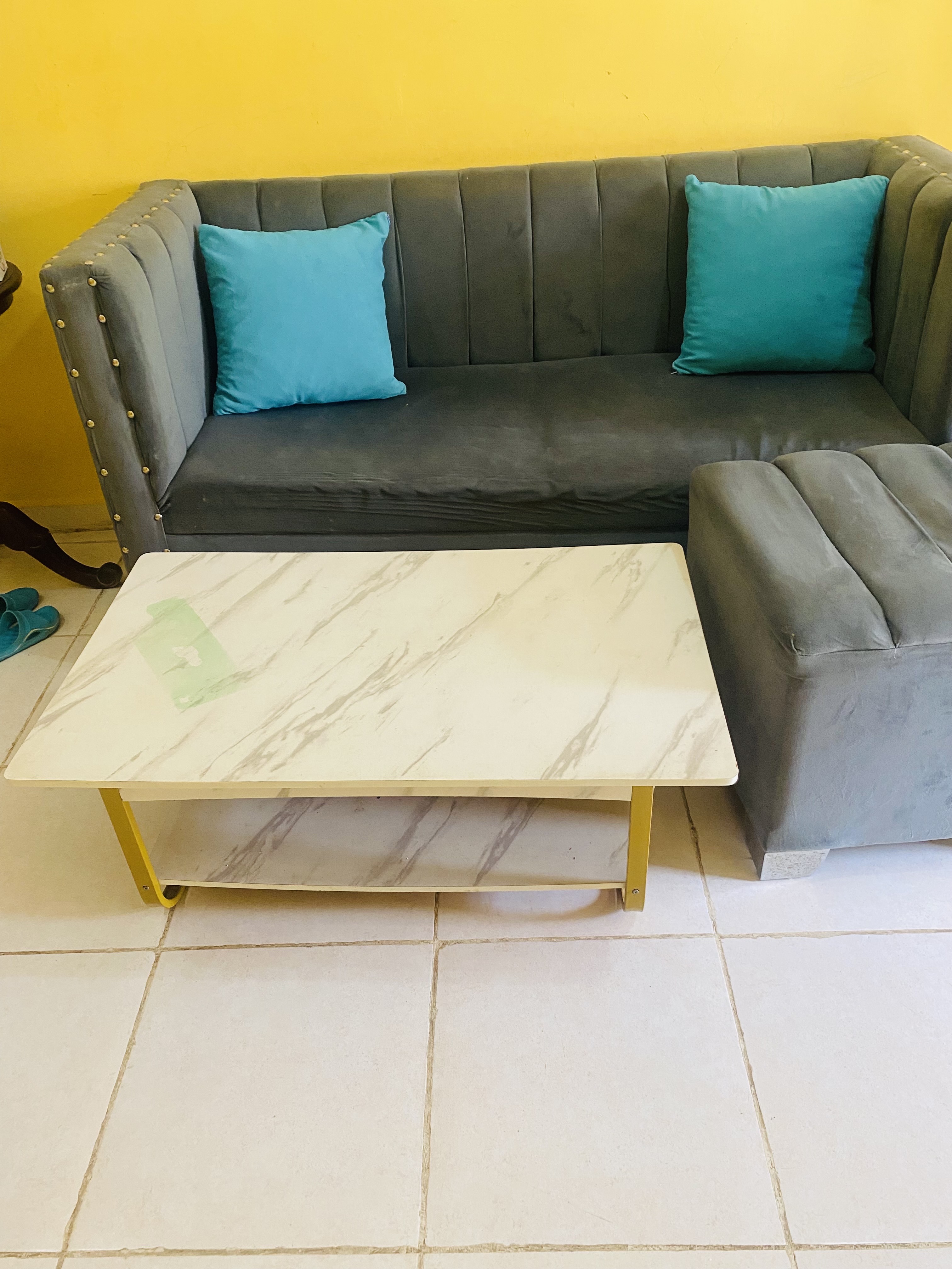 muebles y colchones - esté mueble lo venderé completo con todo y mesa y los dos cojines  2