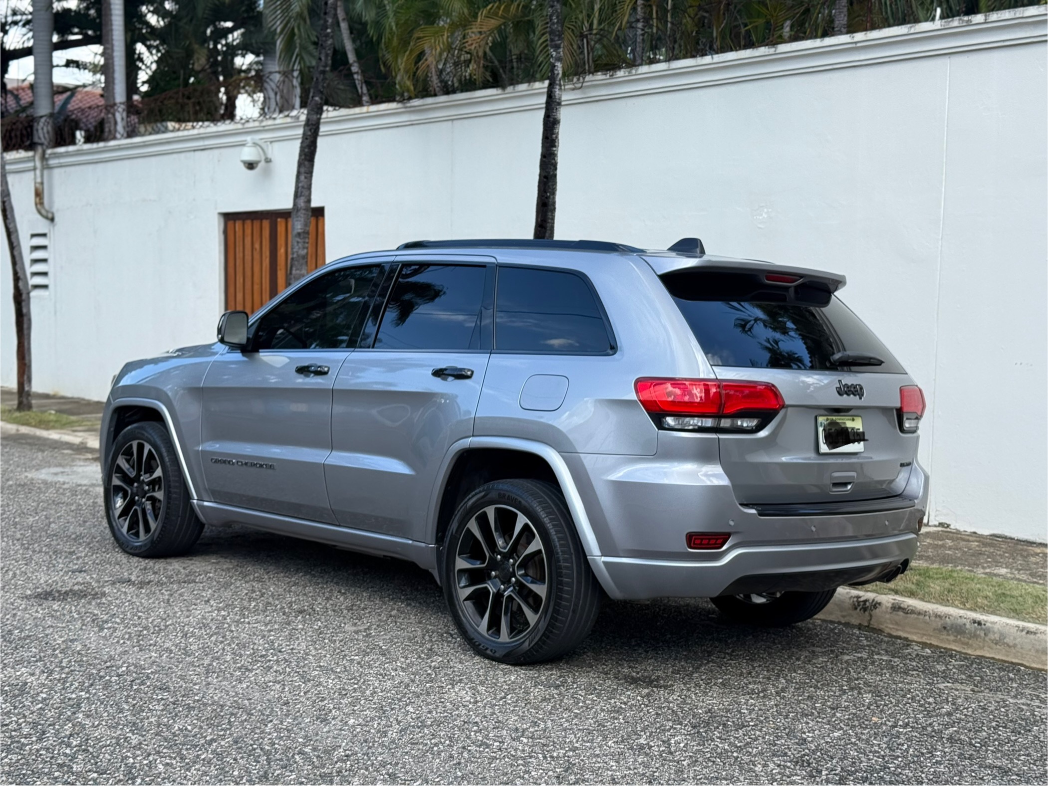 jeepetas y camionetas - Jeep Grand Cherokee Limited 3