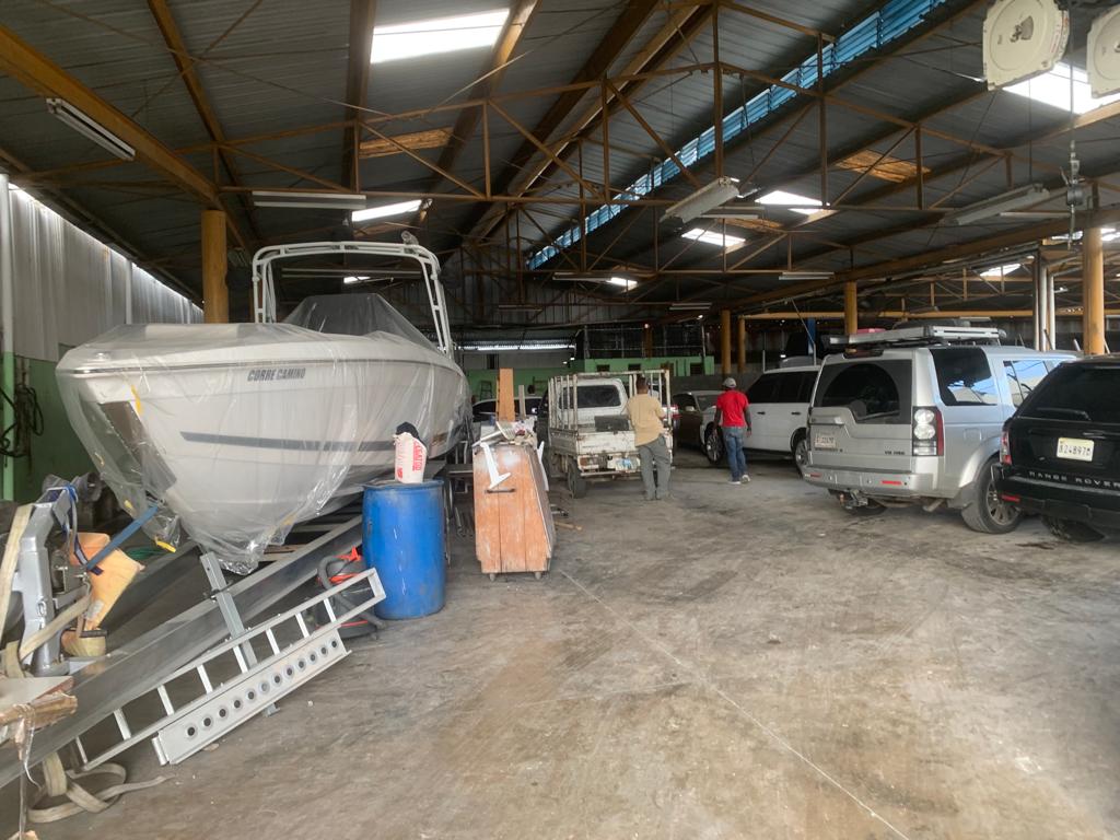 oficinas y locales comerciales - Nave en Evaristo 500 metros 1