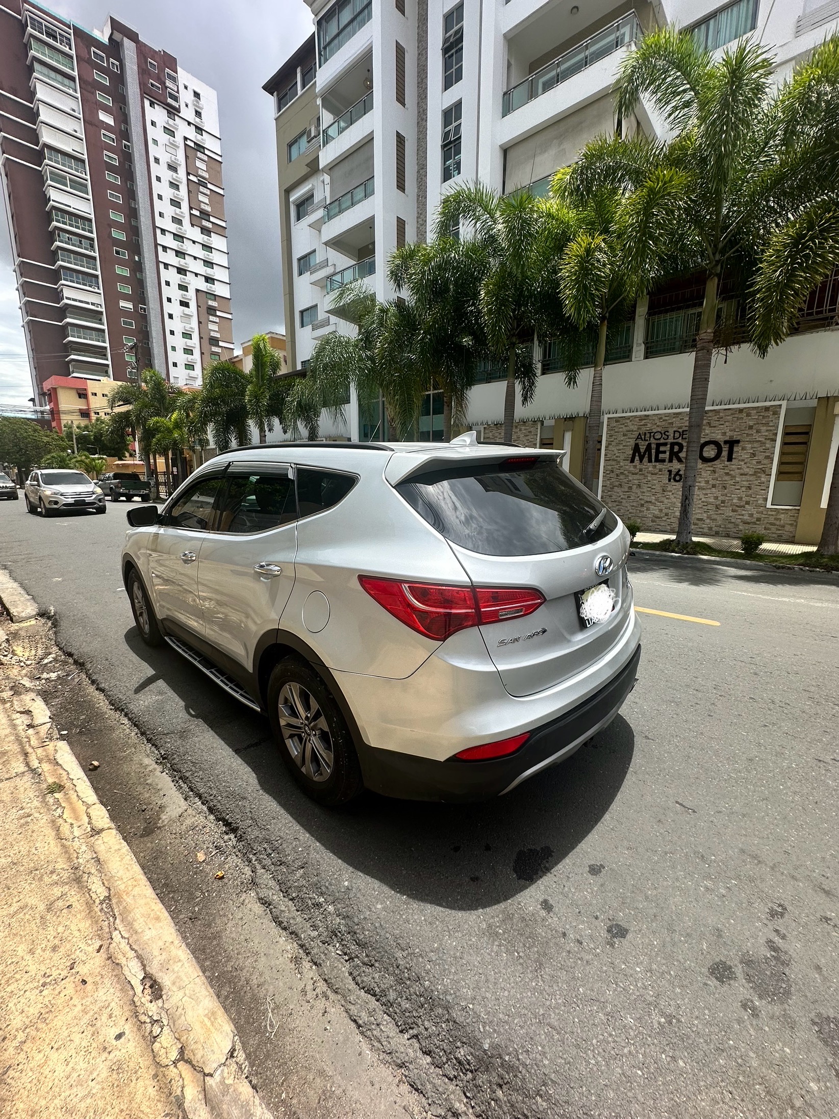 jeepetas y camionetas - Santa fe sport 2016 negociable  1
