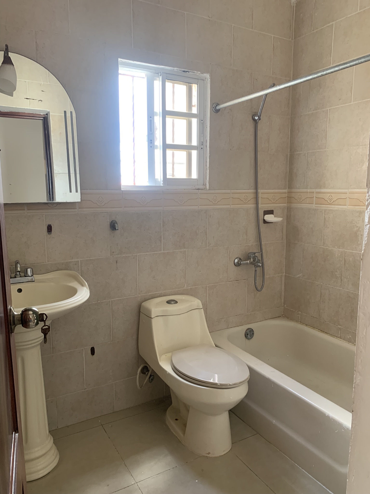 apartamentos - Apartamento en Alquiler Zona Oriental 3 Ha 2 Parqueos 5