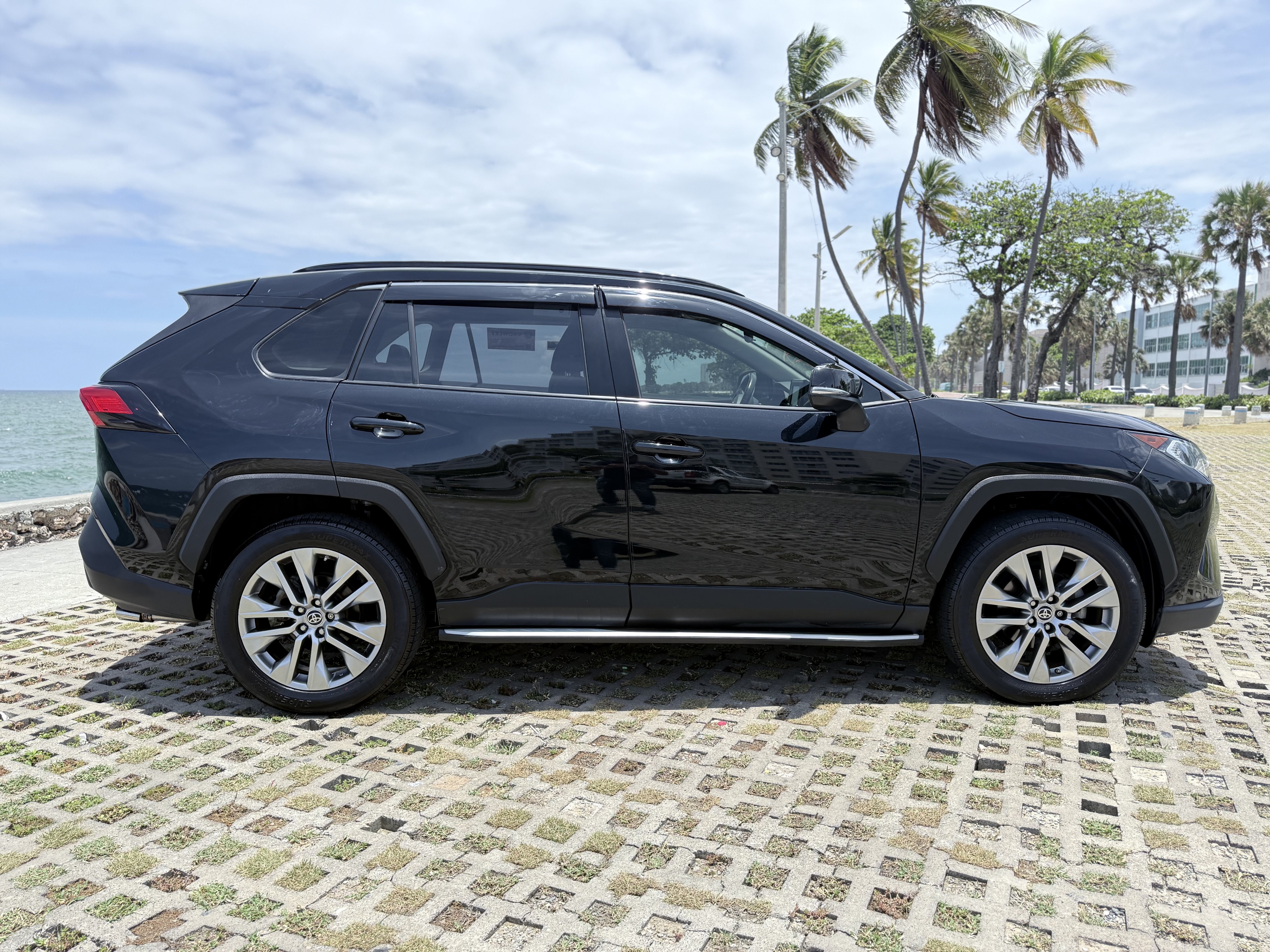 jeepetas y camionetas - Toyota RAV4 2019 Exl Full leather/sunroof recién importado 6
