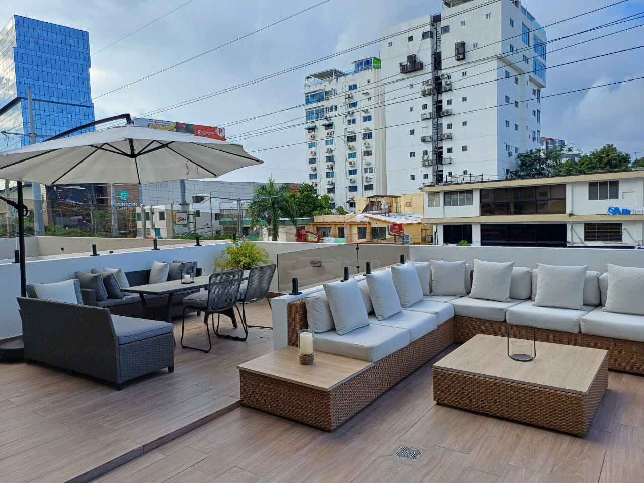 apartamentos - APTO 1 HAB. DE LUJO Y AMUEBLADO, A 1 ESQ. DOWNTOWN CENTER, BELLA VISTA NORTE.