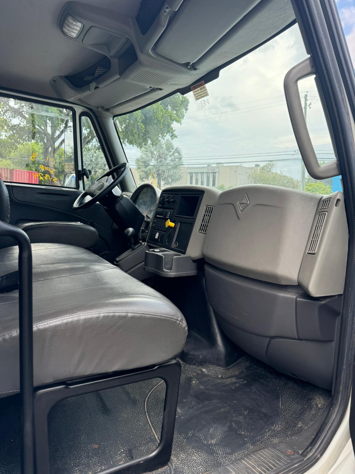 camiones y vehiculos pesados - International Durastar 4300 año 2018 Motor Cummins 1
