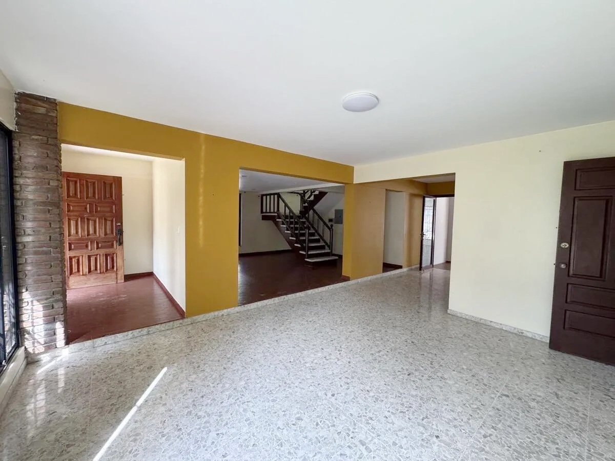 oficinas y locales comerciales - Propiedad comercial en arroyo viejo 6