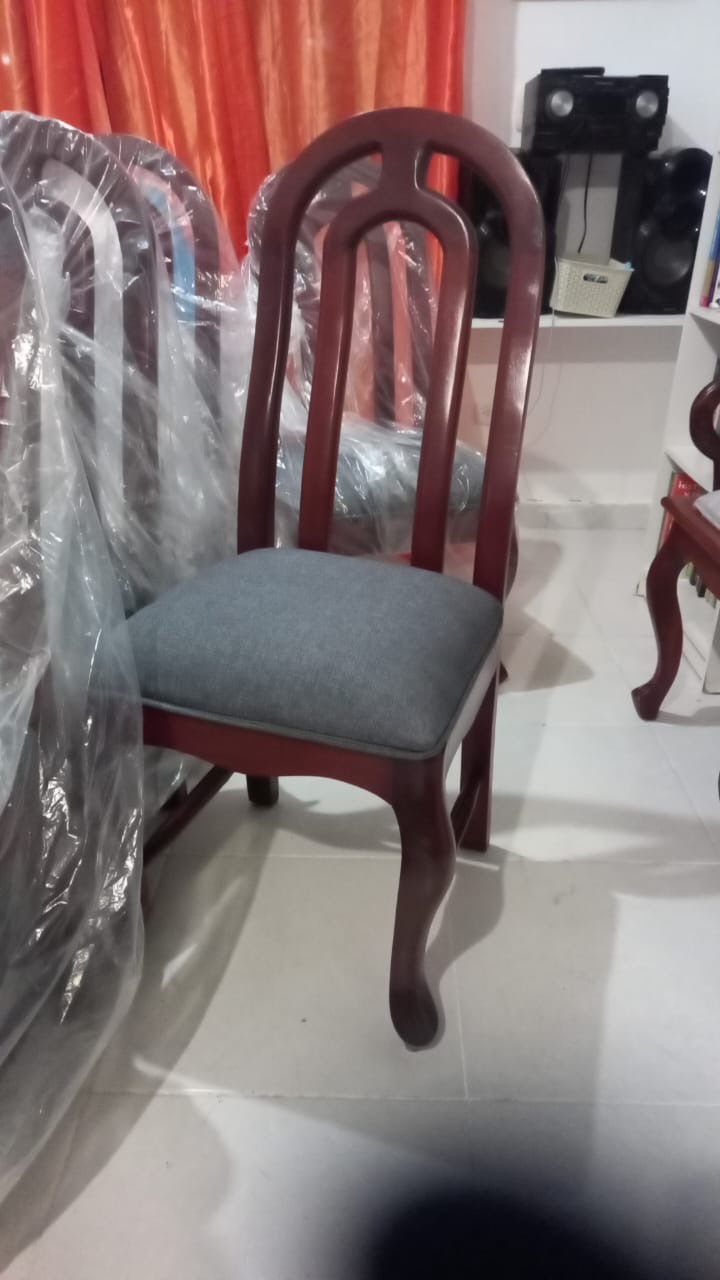 muebles y colchones - VENDO COMEDOR EN CAOBA CENTENARIA