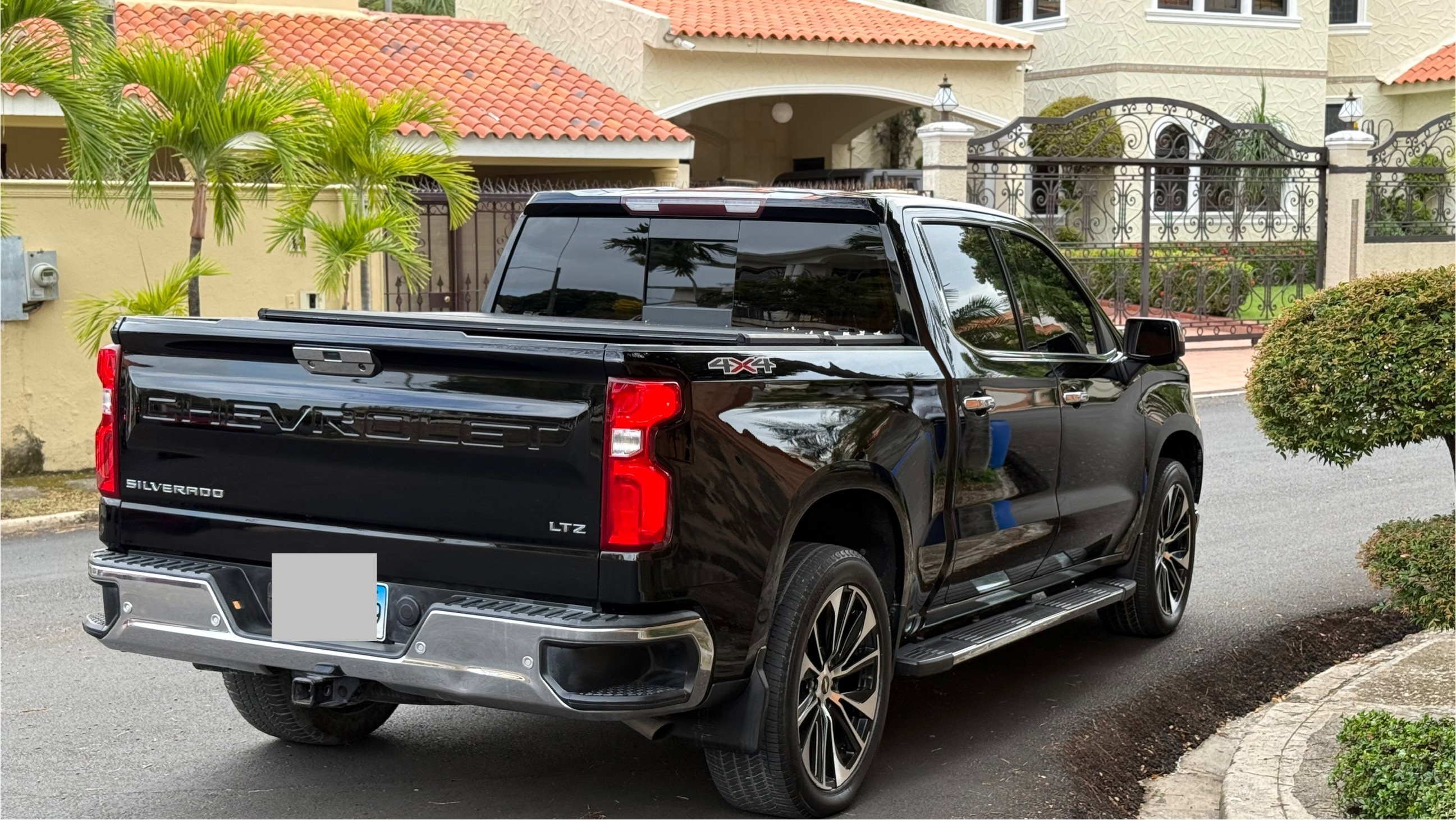 jeepetas y camionetas - Chevrolet Silverado LTZ Gasolina 2019 4x4  $38,900 1