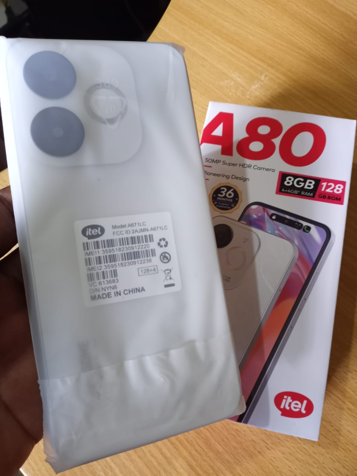 celulares y tabletas - itel A80 128gb, 8gb de Ram blanco nuevo con su caja y sus accesorios. 1