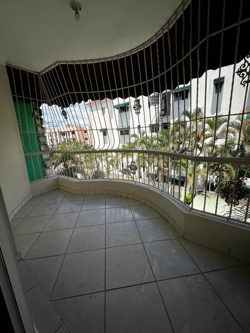 apartamentos - RESIDENCIAL LARISSA III ROSA II 📍
RD$7.4M NEGOCIABLE💰
APARTAMENTO 3ER NIVEL 🏢 1