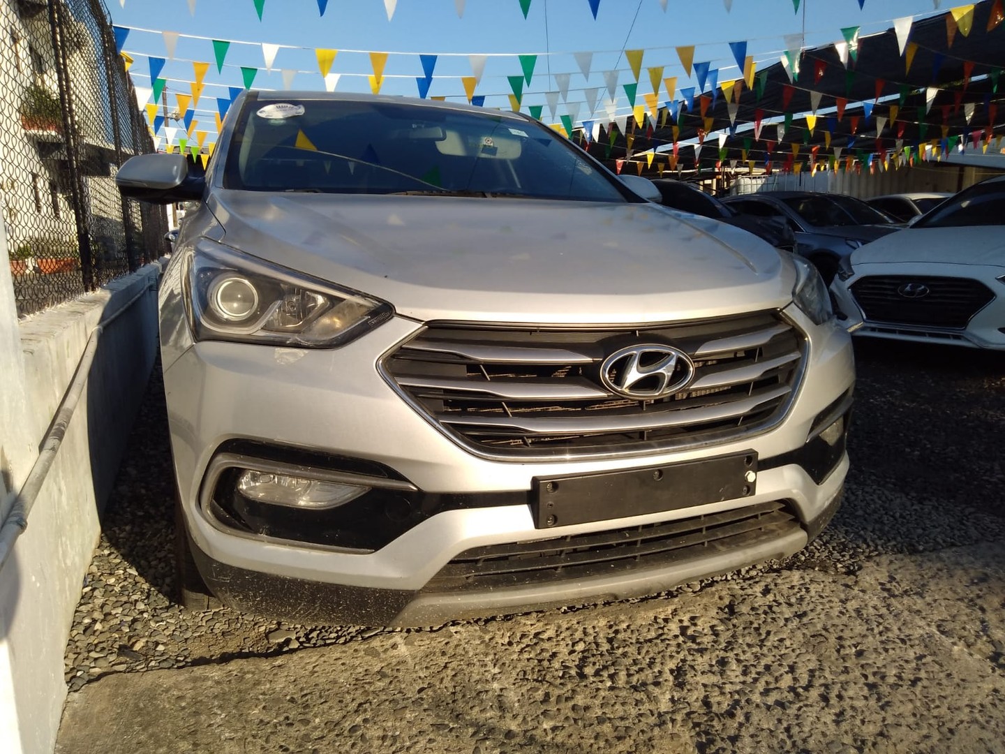 jeepetas y camionetas - HYUNDAI SANTA FE 2018 GRIS 2