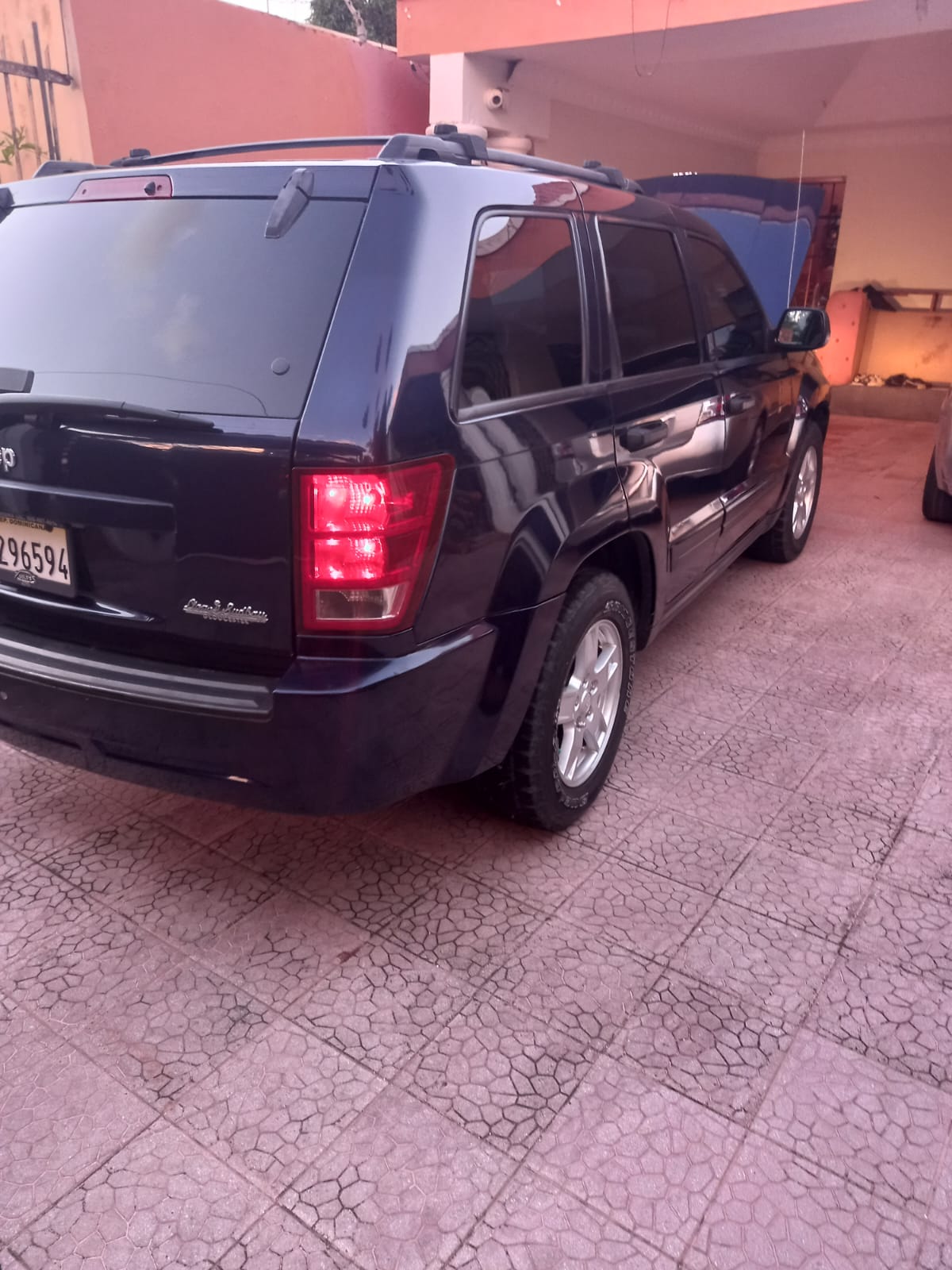 jeepetas y camionetas - Jeep Cherokee Laredo 06  1