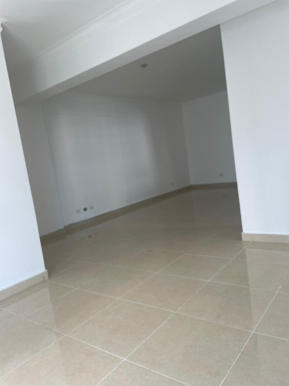 apartamentos - ¡Amplio Apartamento en Venta Urb. Real! 6