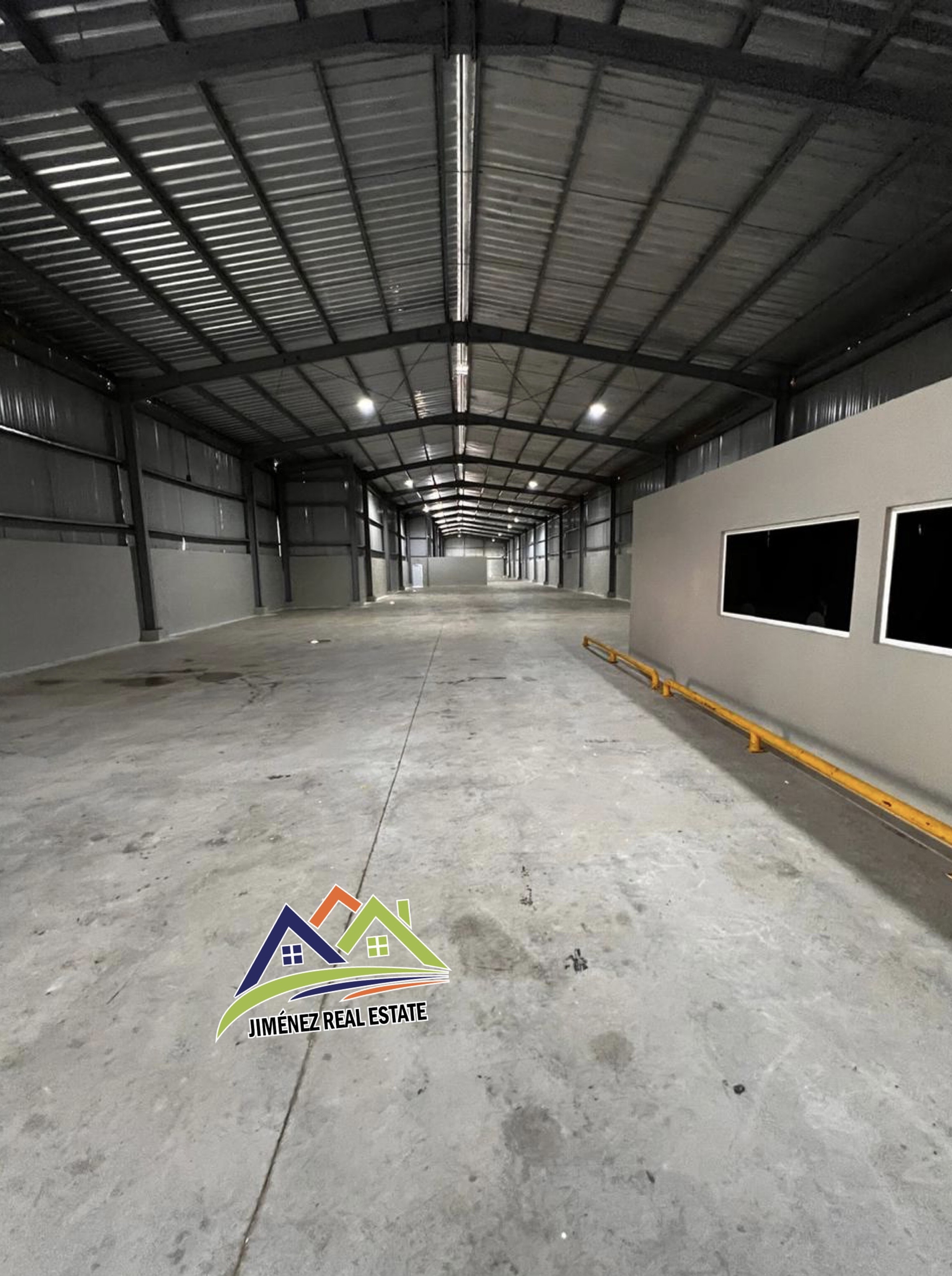 oficinas y locales comerciales - NAVE INDUSTRIAL EN RENTA EN SANTIAGO DE LOS CABALLEROS E 5