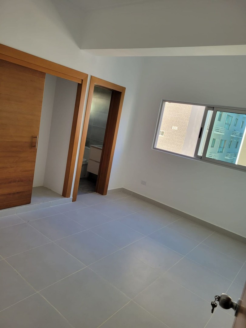 apartamentos - Alquiler de apartamento próximo a la Av Churchill en Evaristo Morales, piso alto 7