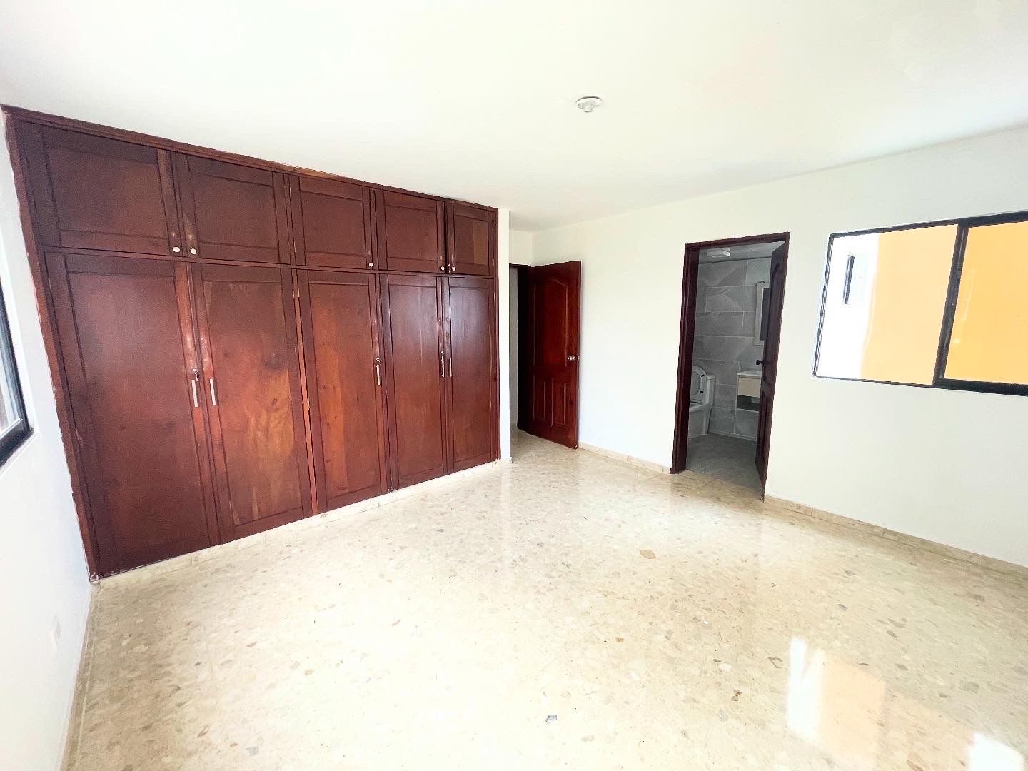apartamentos - Alquiler en Los Cacicazgos – Zona exclusiva, residencial cerrado y seguro.  7
