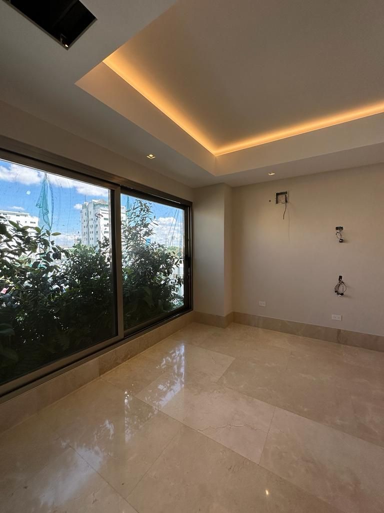 apartamentos - Naco lujo 3 habitaciones 3.5 banos 3 parqueos 1 x piso 4