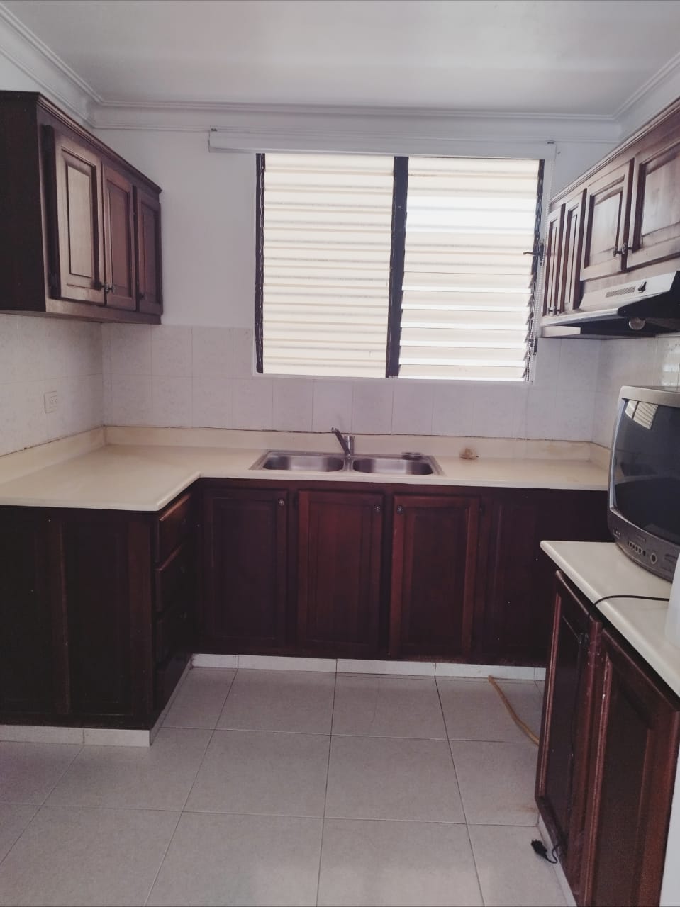 apartamentos - Se Alquila Apartamento en el Embrujo II (Segundo nivel). Precio $25,000.  0