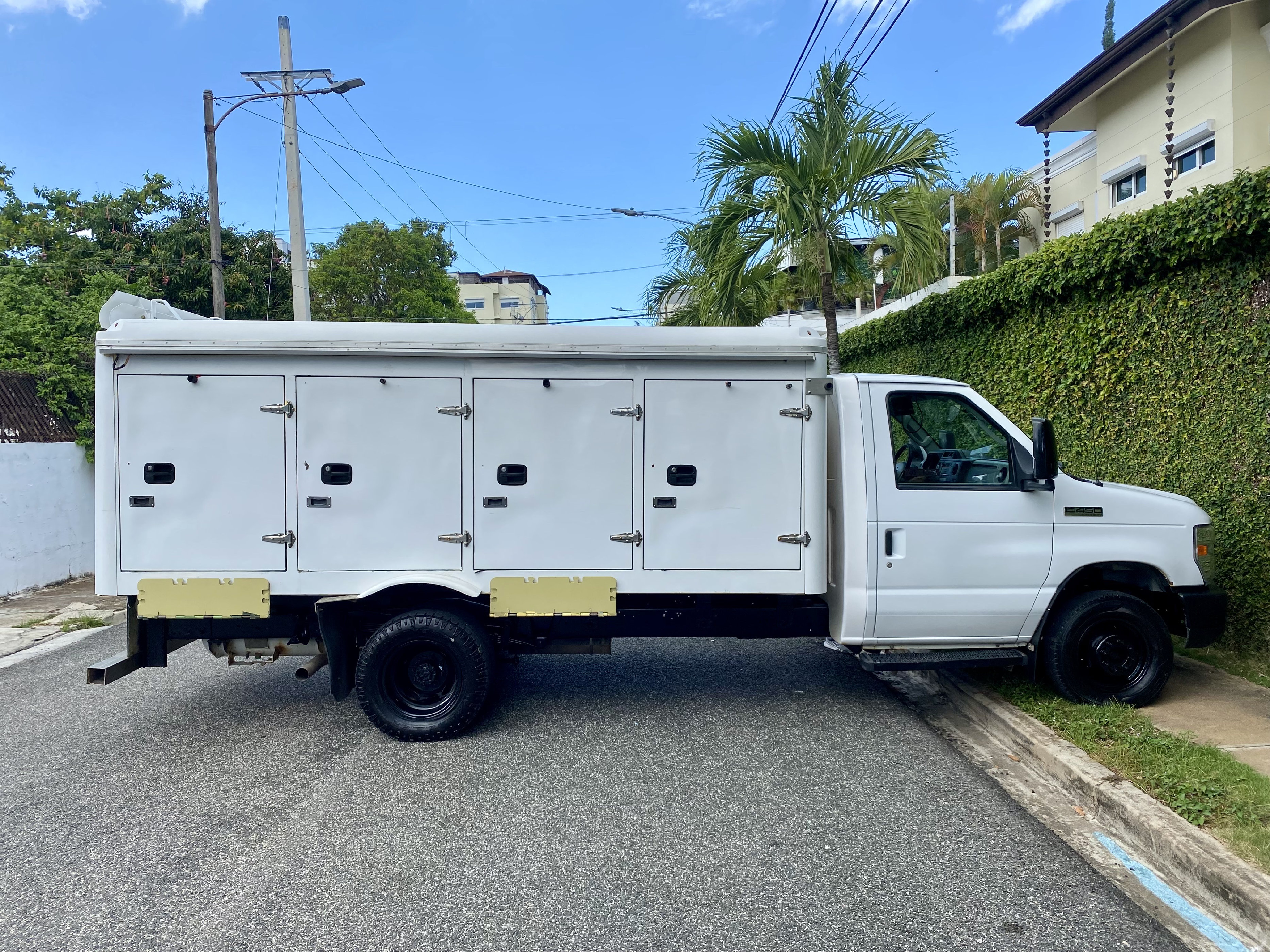 jeepetas y camionetas - Ford E-450 Econoline 2018 6