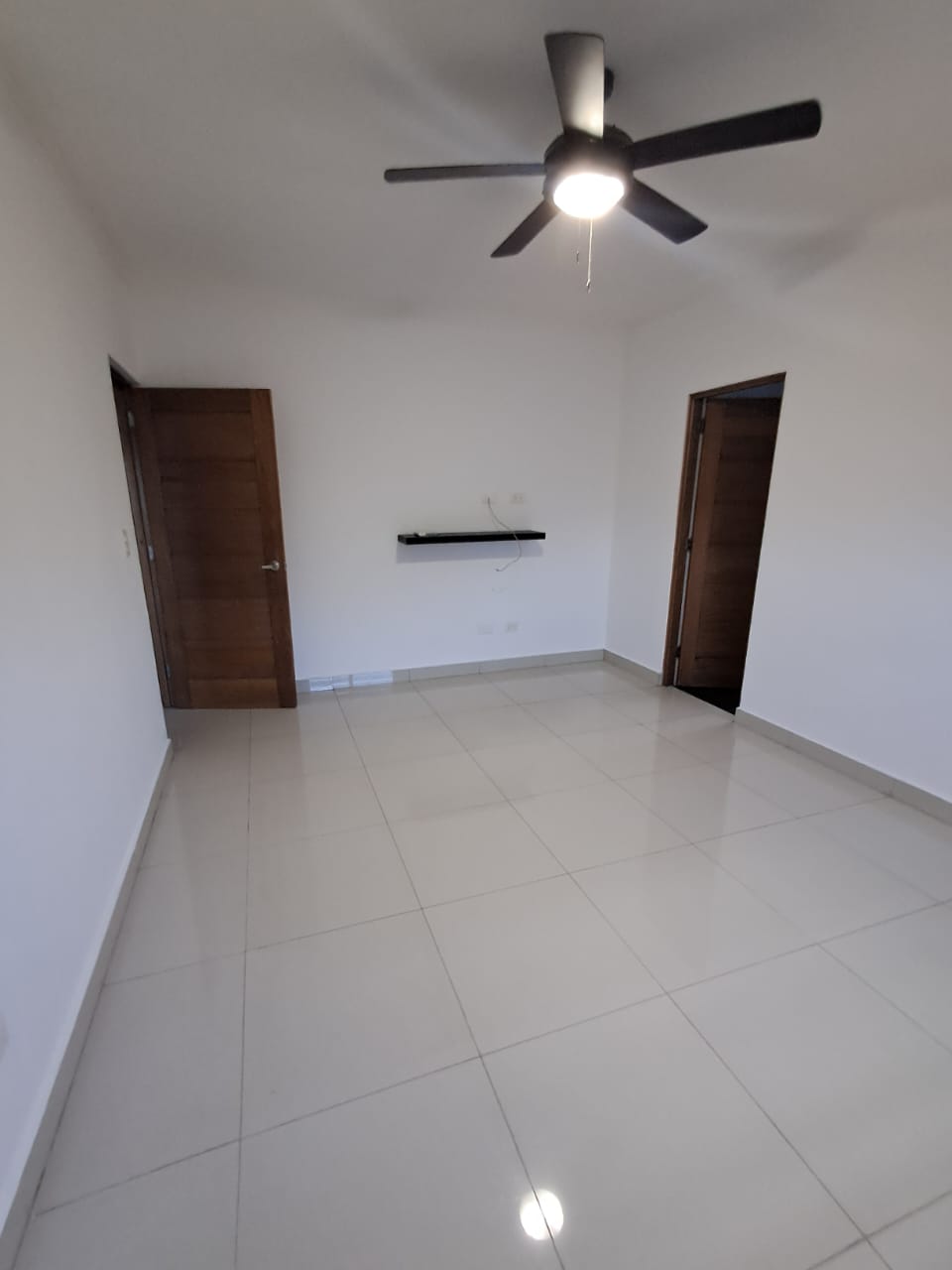 apartamentos - Se alquila amplio apartamento en Los Restauradores 9