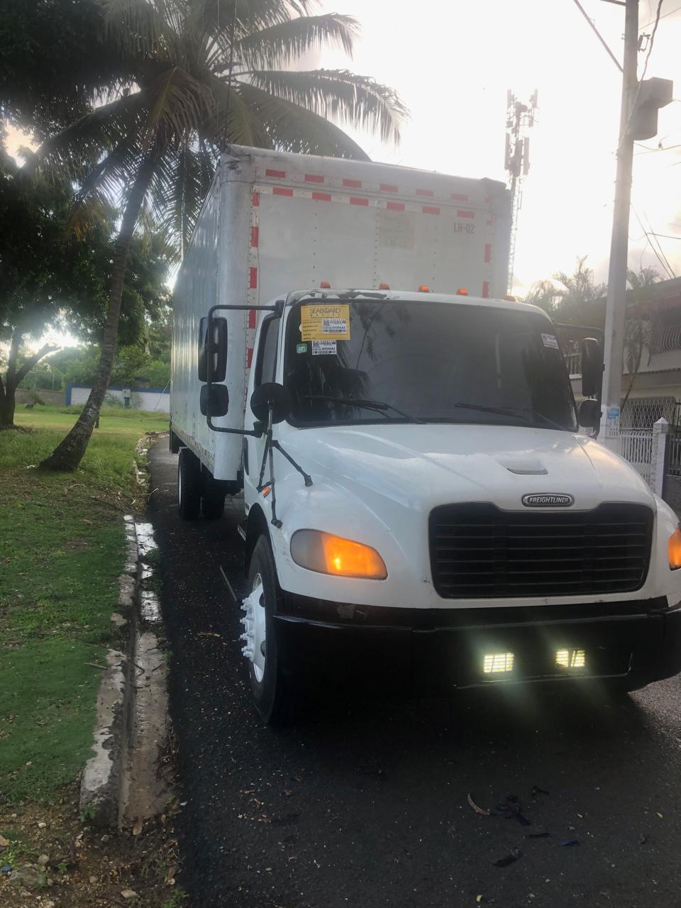 camiones y vehiculos pesados - Freightliner m2 26 pies 2008
