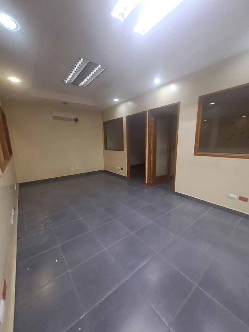 otros inmuebles - Alquilo Nave 1,200 mts con cuarto frio  en la Av. Monumental 
 1