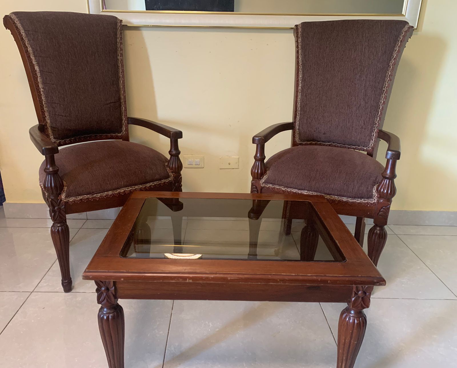 muebles y colchones - Butacas y mesa (100% CAOBA.) $5,000 (NEGOCIABLE)