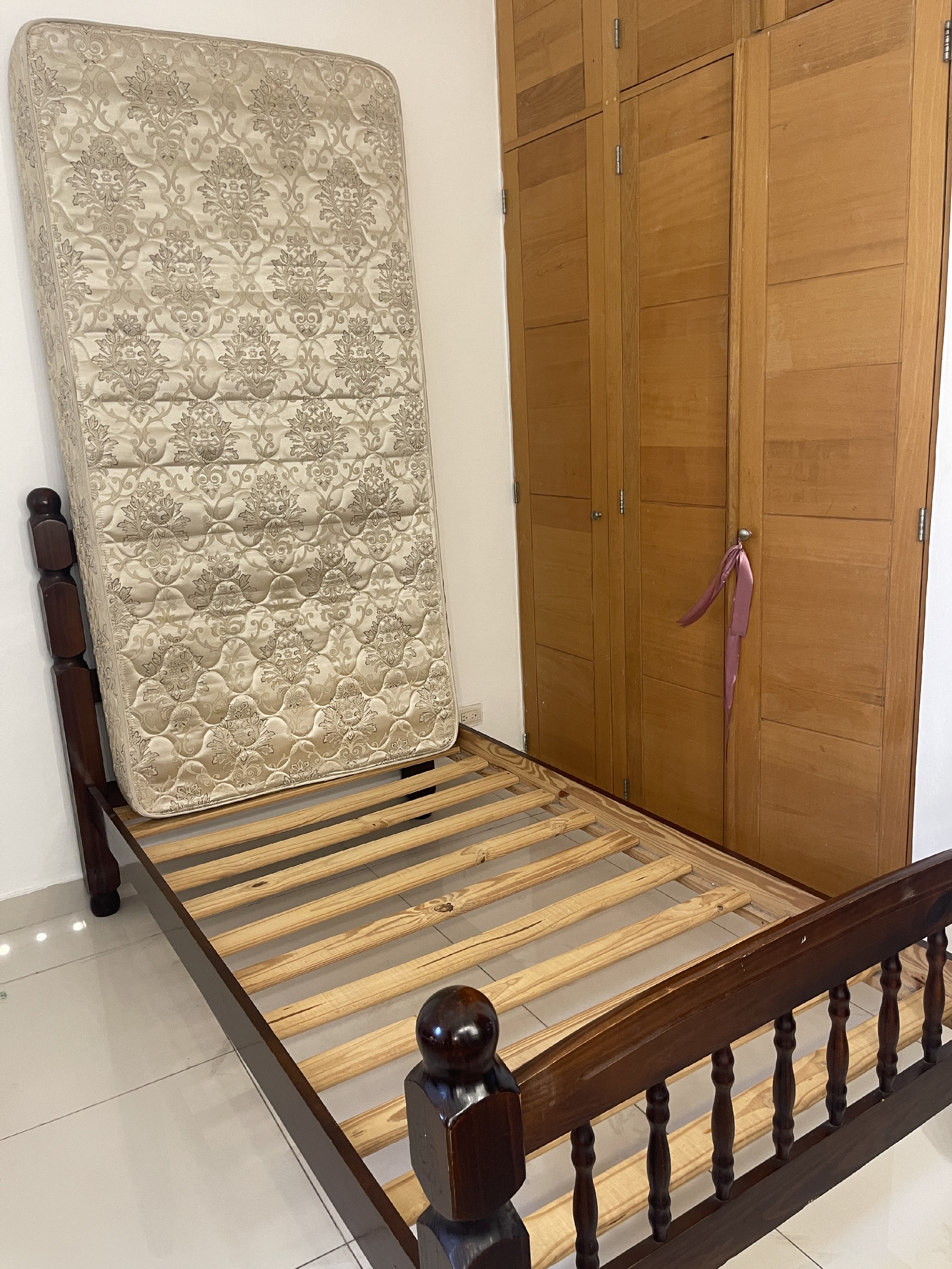 muebles y colchones - Cama (Colchón y Base)  1