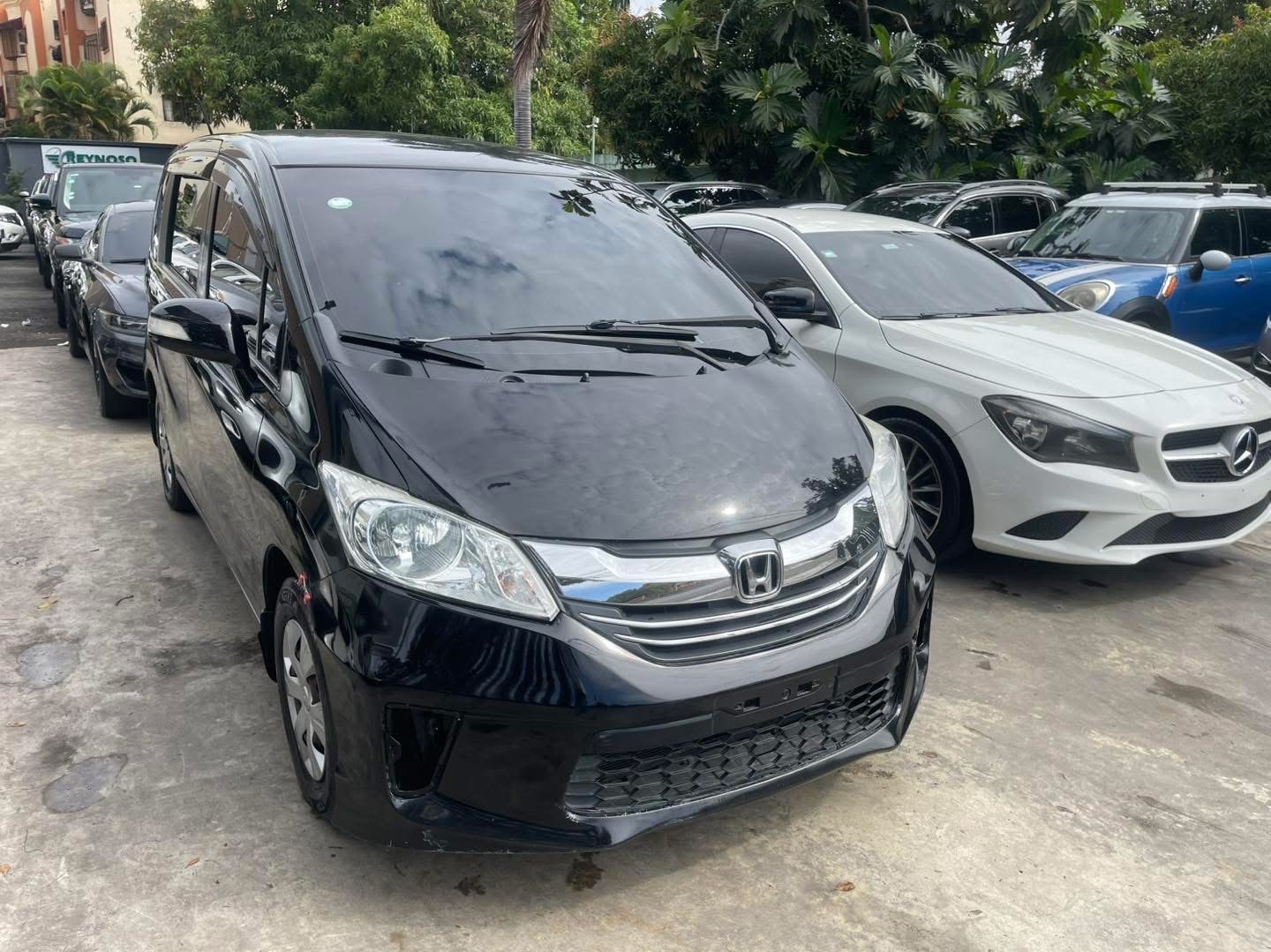 jeepetas y camionetas - HONDA  FREED 2015