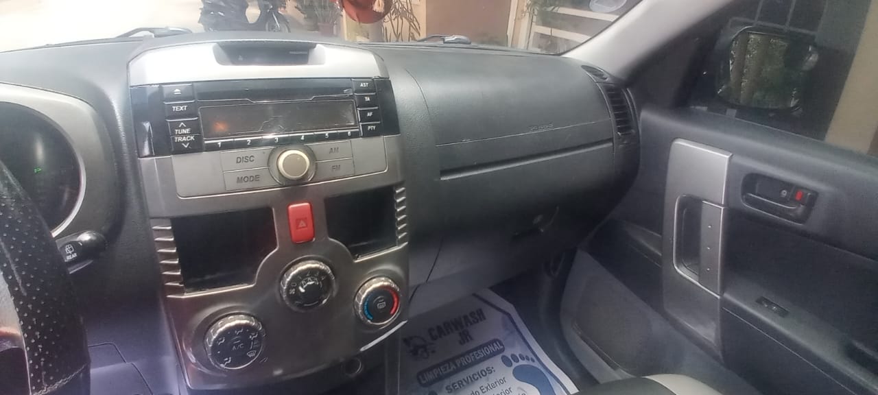 jeepetas y camionetas - Este vehículo está en excelentes condiciones. 7