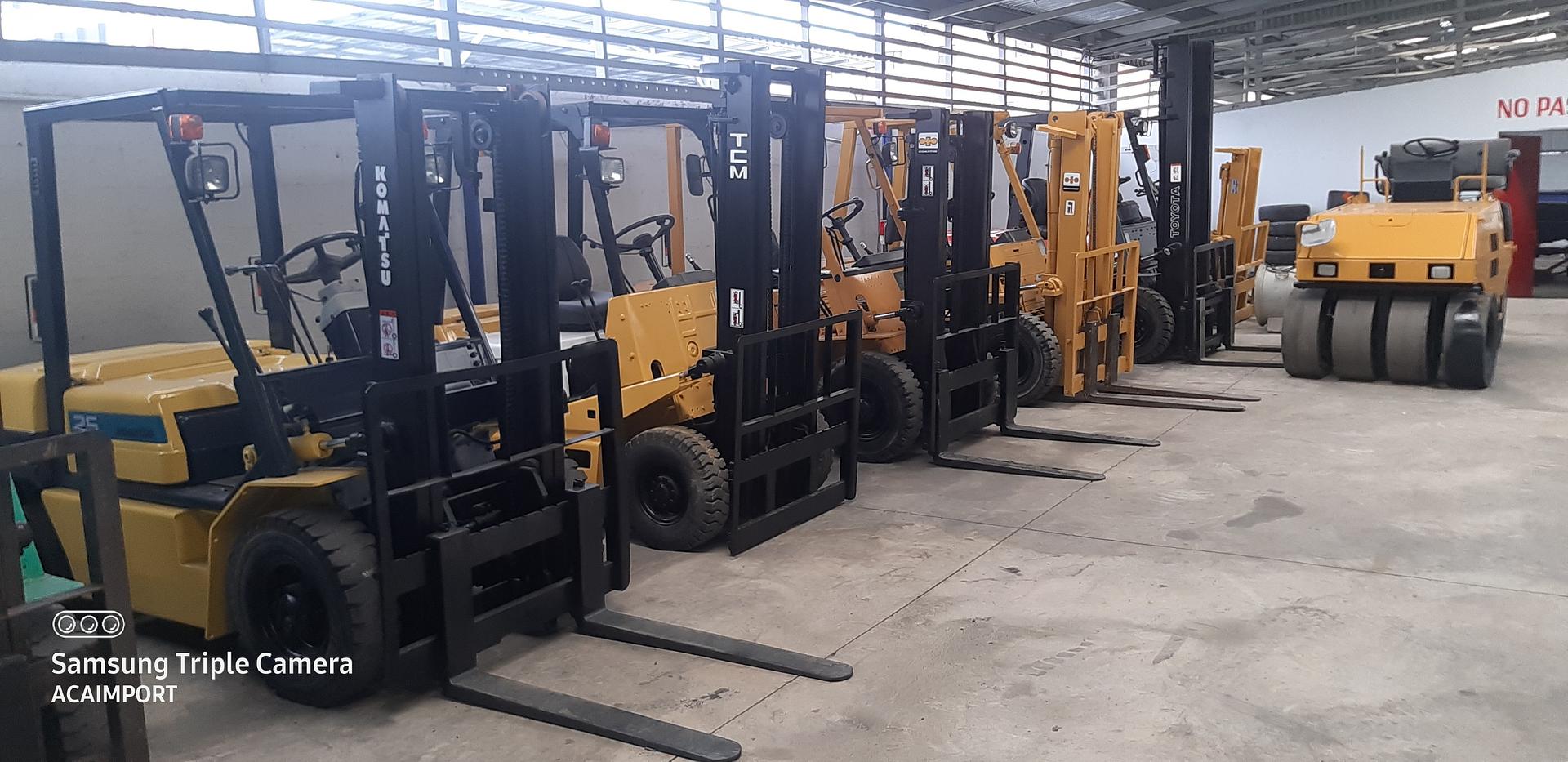 otros vehiculos - Montacargas, pala, bobcat, motosoldadora, recién importada.