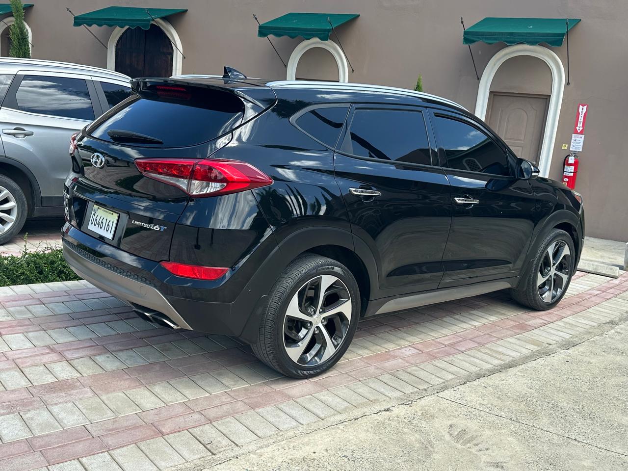 jeepetas y camionetas - jeepeta hyundai en buenas condiciones  7