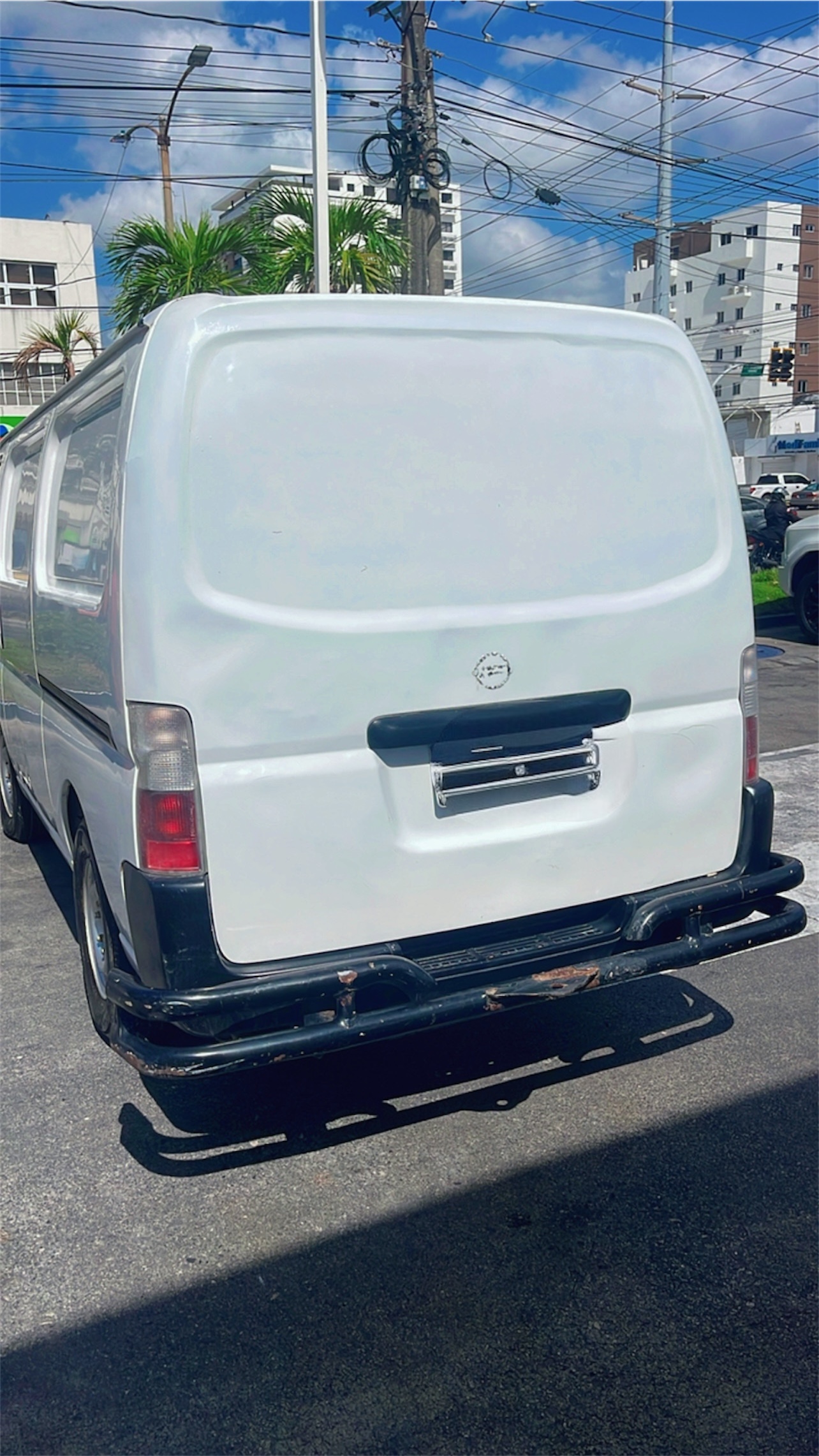 jeepetas y camionetas - Nissan Urvan 2006 5