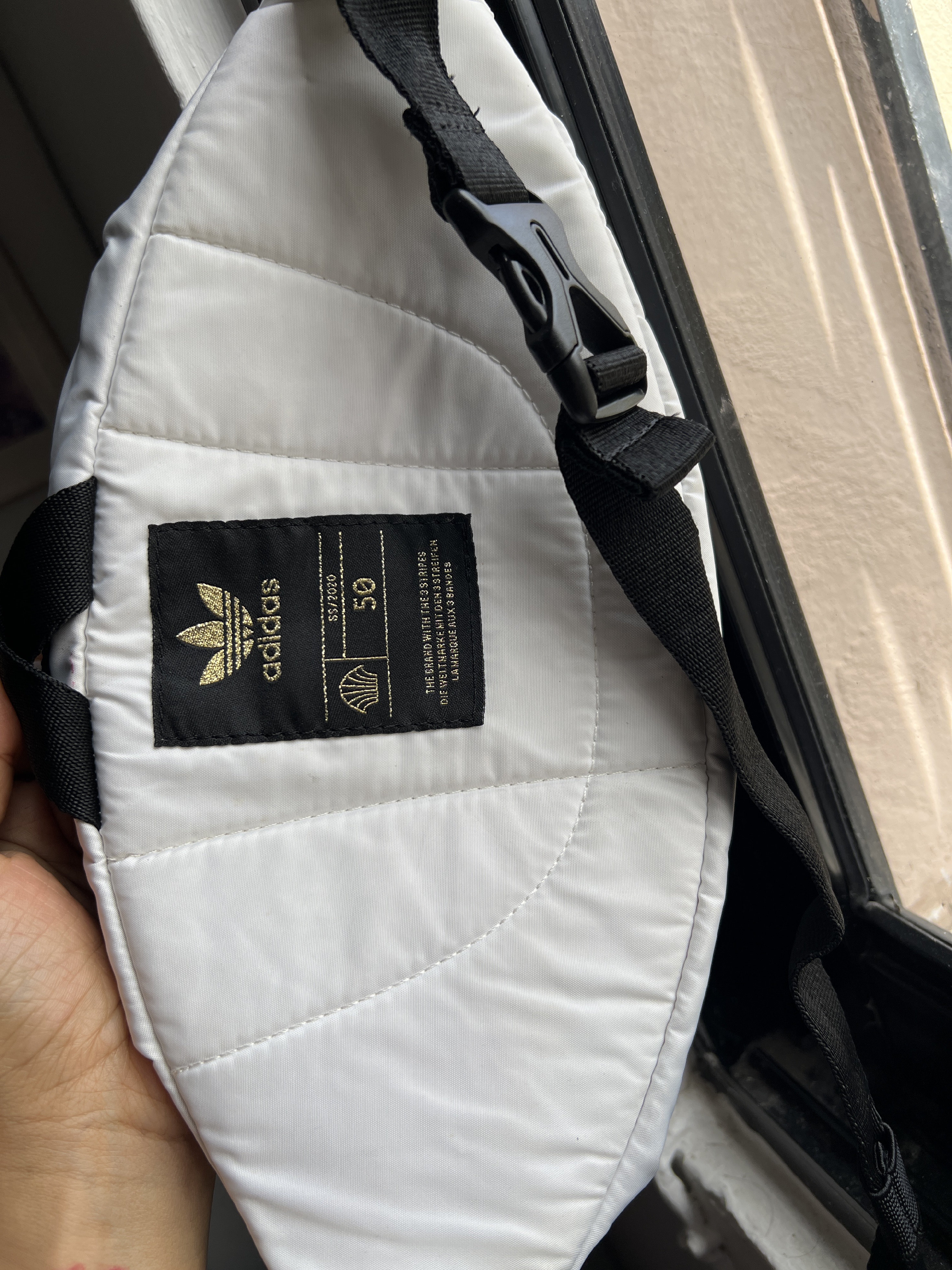 carteras y maletas - CANGURERA MARCA ADIDAS, tela impermeable, nueva, nunca usada 1