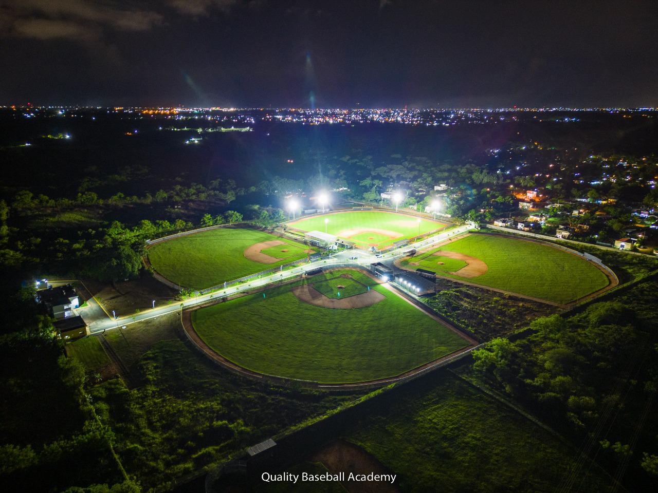 solares y terrenos - VENTA ACADEMIA DE BASEBALL TERRENO APT0 PARA OTROS USOS “SANTO DOMINGO” 2