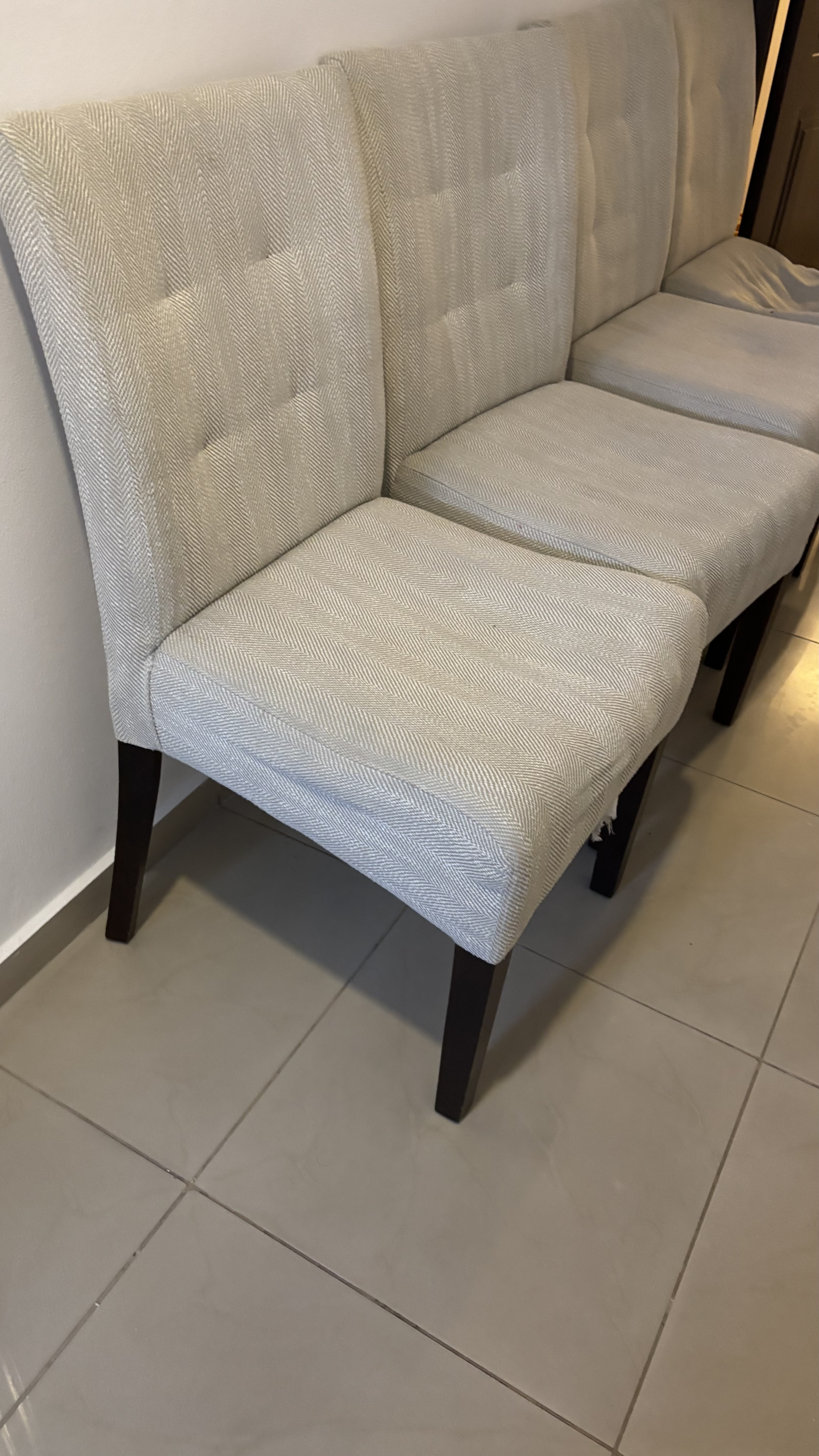 muebles y colchones - 8 Sillas  comedor madera y tela 